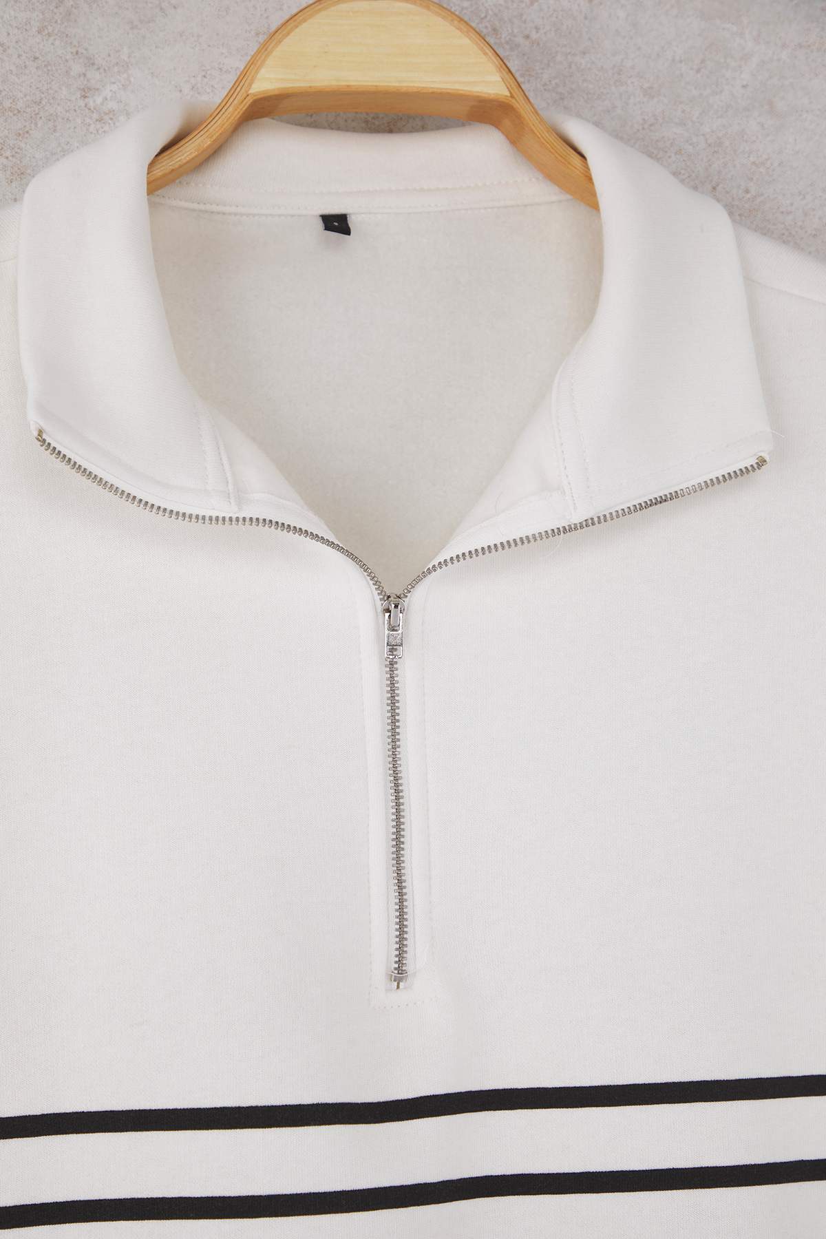 Trendyolmilla  Ekru Çizgili Oversize/Geniş Kalıp Fermuarlı Kalın İçi Polarlı Örme Sweatshirt TWOAW26SW00044 - Görsel 6