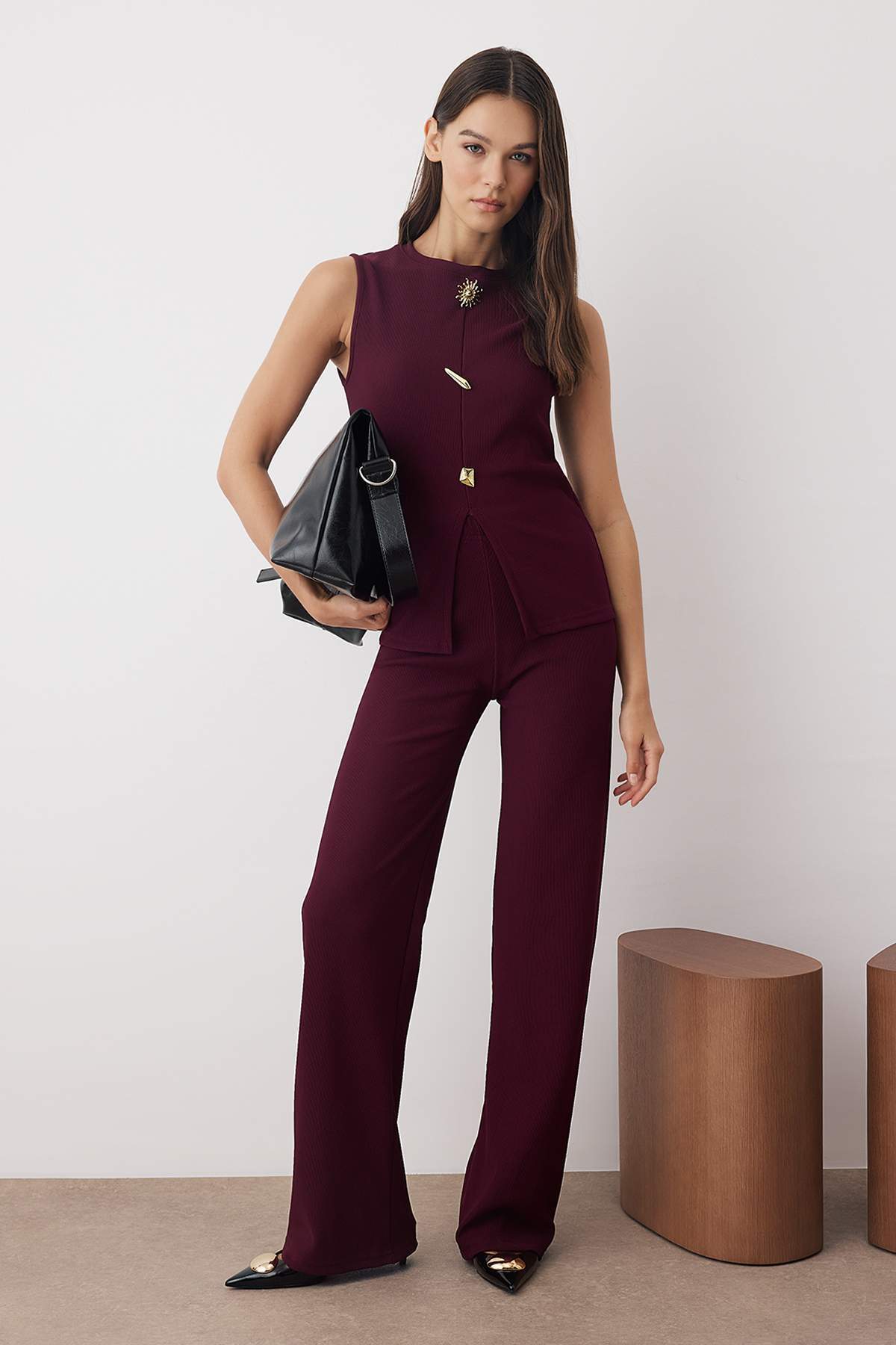 Trendyol Collection Σετ TWOAW26AU00083 με ελαστικό πλεκτό κάτω μέρος με λεπτομέρεια με κουμπιά που ταιριάζει στο σώμα - Οθωμανικό στυλ Plum Zero Sleeve