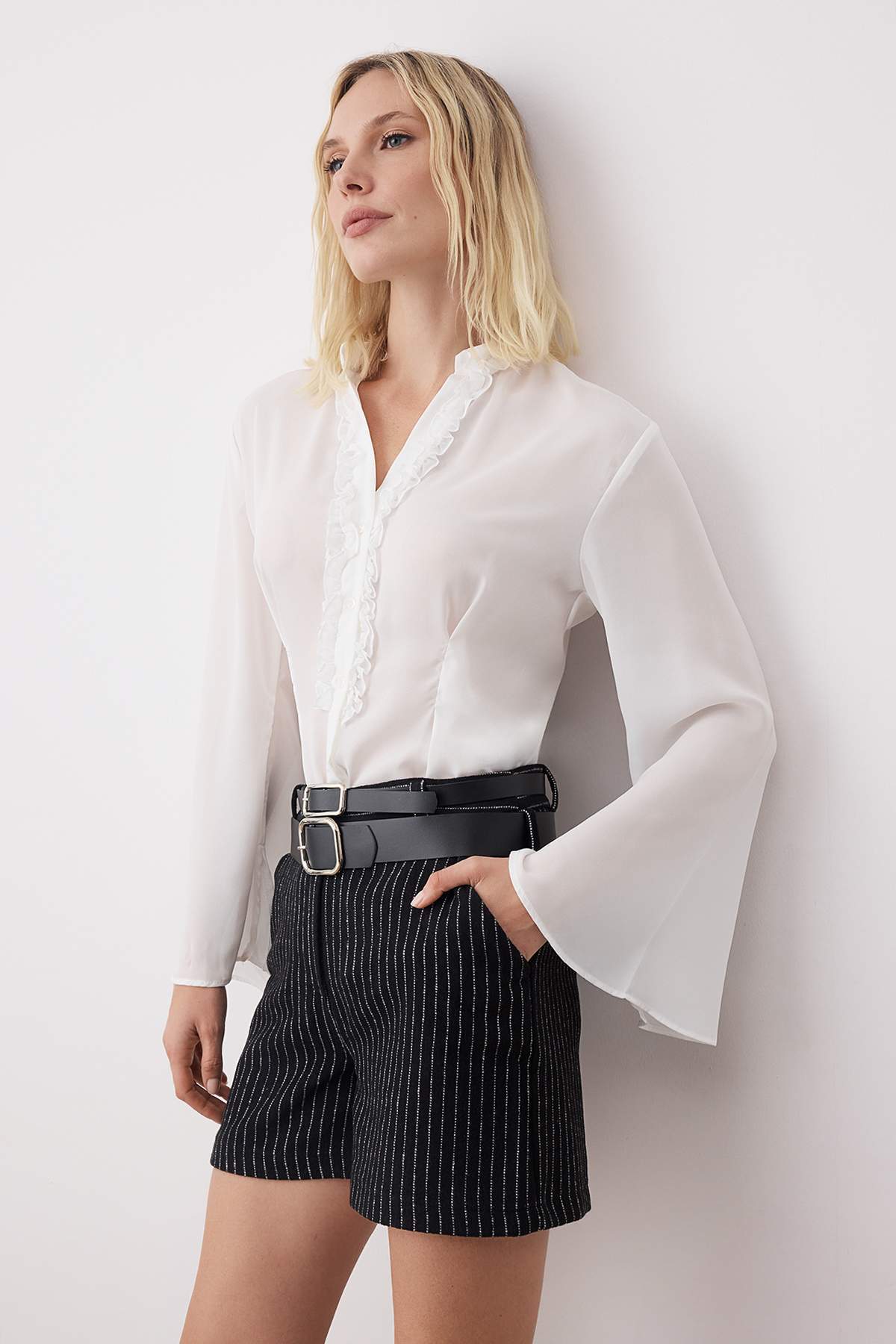 Trendyolmilla  Antrasit Kaşe Çift Kemerli City Boy Şort & Bermuda TWOAW26SR00017 - Görsel 3