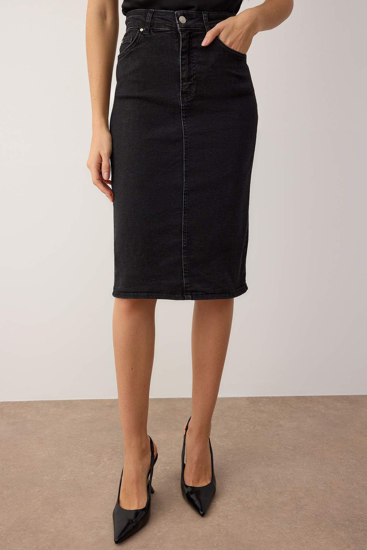 Trendyolmilla  Siyah Yüksek Bel Midi Kalem Comfort/Esnek Denim Etek TWOSS21ET0297 - Görsel 3