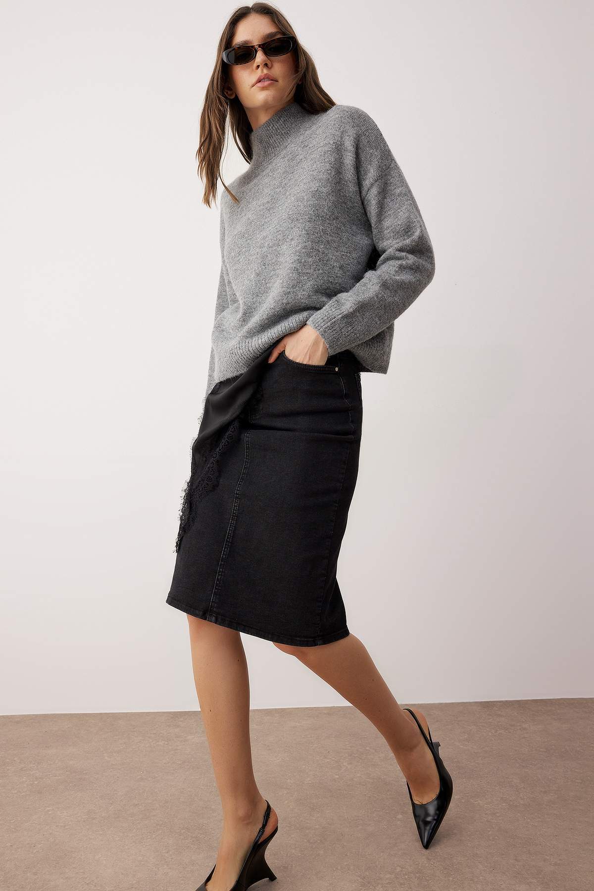 Trendyolmilla  Siyah Yüksek Bel Midi Kalem Comfort/Esnek Denim Etek TWOSS21ET0297 - Görsel 2