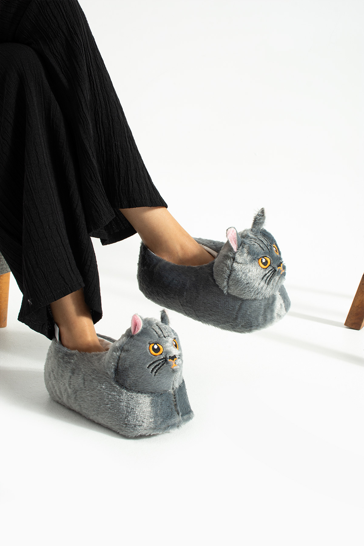 Moda Devrin Füme Hayvanlı Sessiz Taban Panduf Sevimli Kedi Figürlü Peluş Ev Ayakkabısı görsel 2
