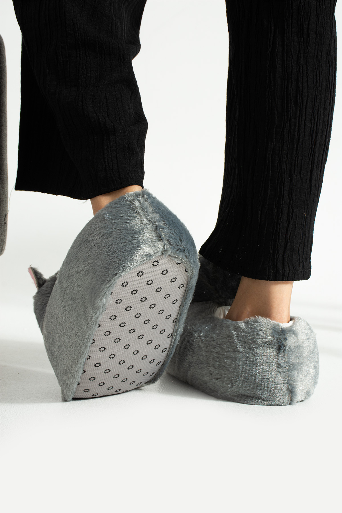 Moda Devrin Füme Hayvanlı Sessiz Taban Panduf Sevimli Kedi Figürlü Peluş Ev Ayakkabısı görsel 8