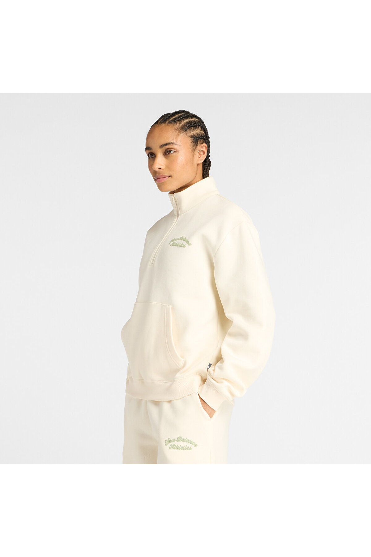New Balance Krem Kadın Sweatshirt görsel 2