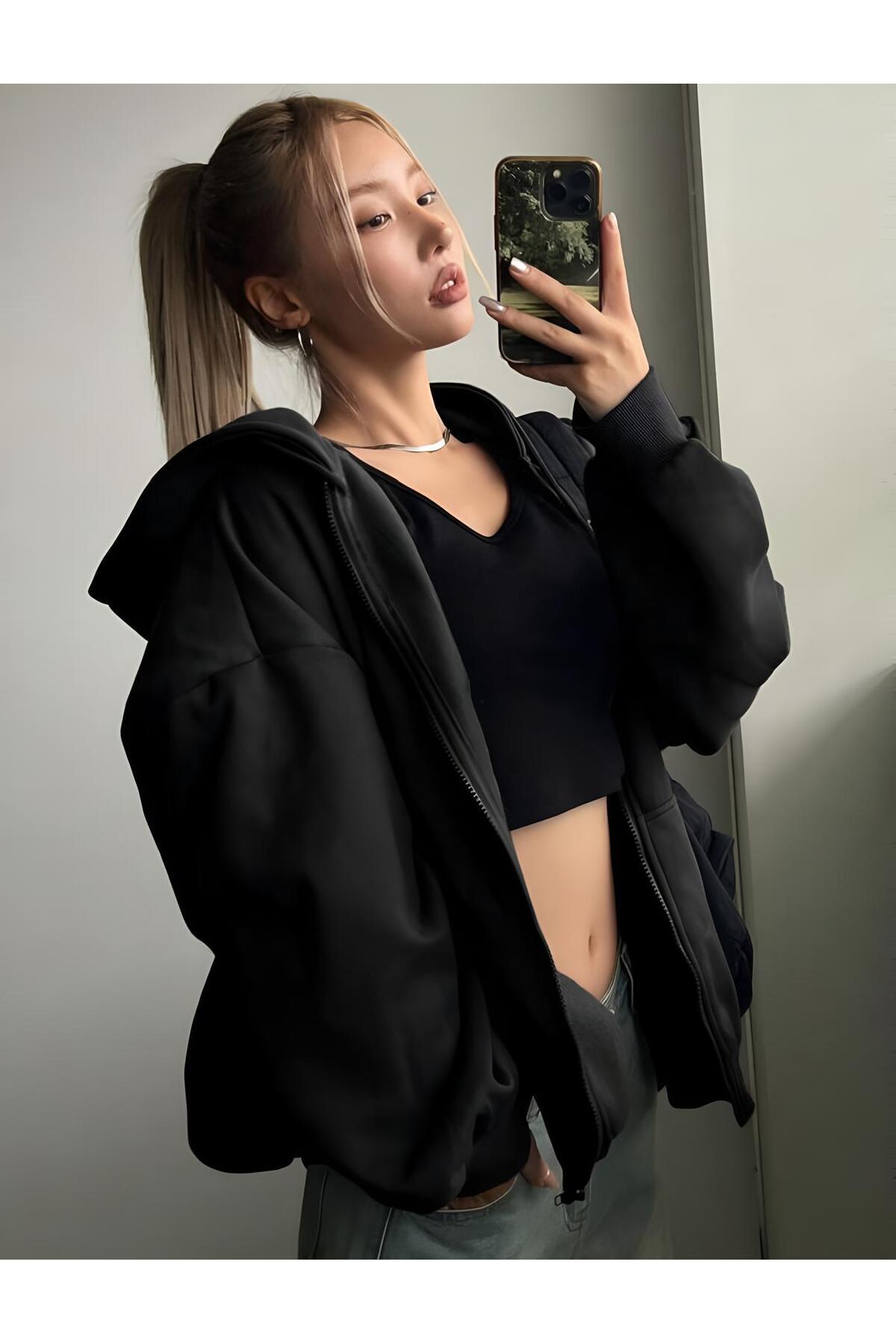 trendgar  SIYAH DUZ FERMWARLI KAPŞONLU HIRKA SWEATSHİRT - Görsel 3