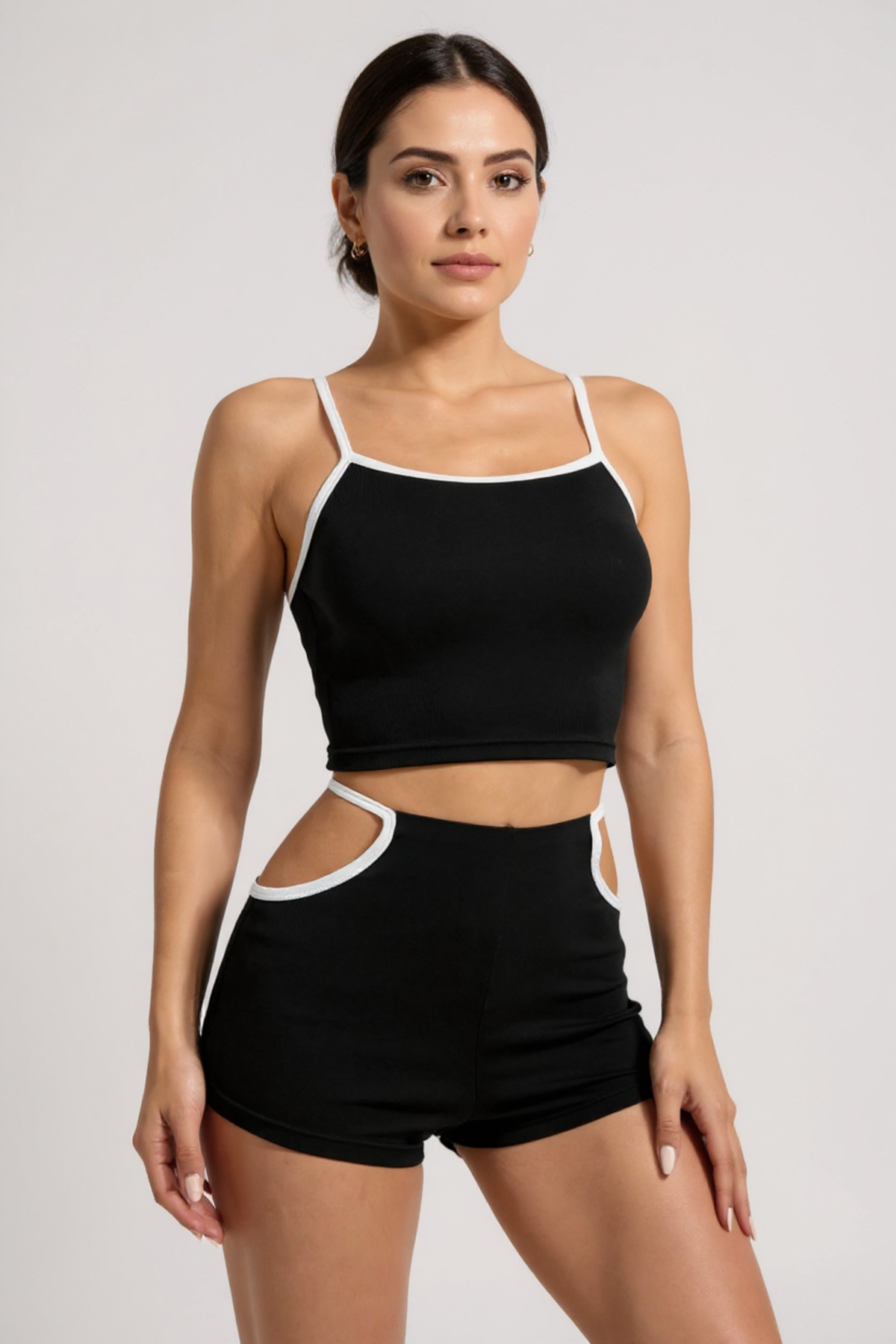 R ROCKBLACK Kadın Siyah Beyaz Şortlu Cut-Out Detaylı Gecelik Takımı