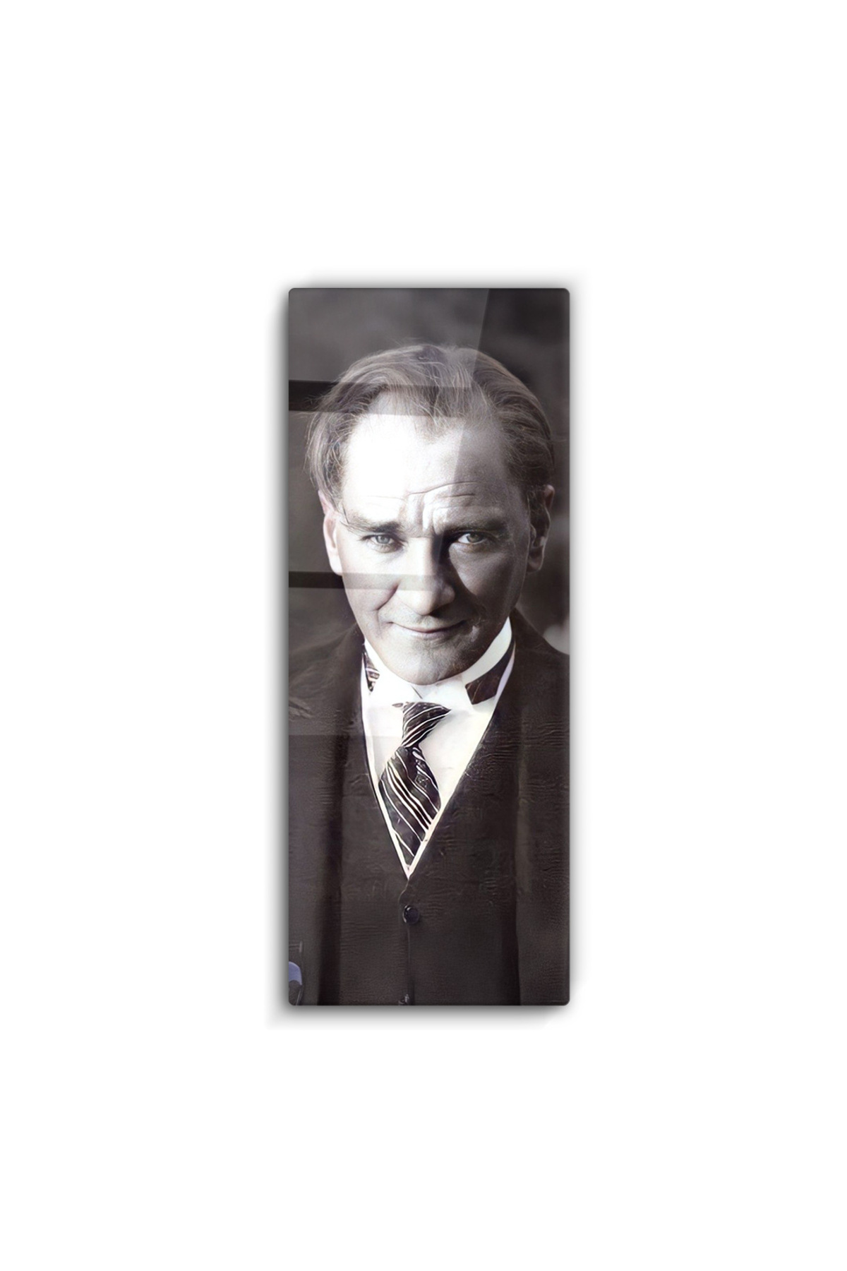 Mustafa Kemal Atatürk Portresi – Siyah Beyaz-Ev-Ofis-İş-Dekorasyon-Sanatsal-Tasarım-Dikey