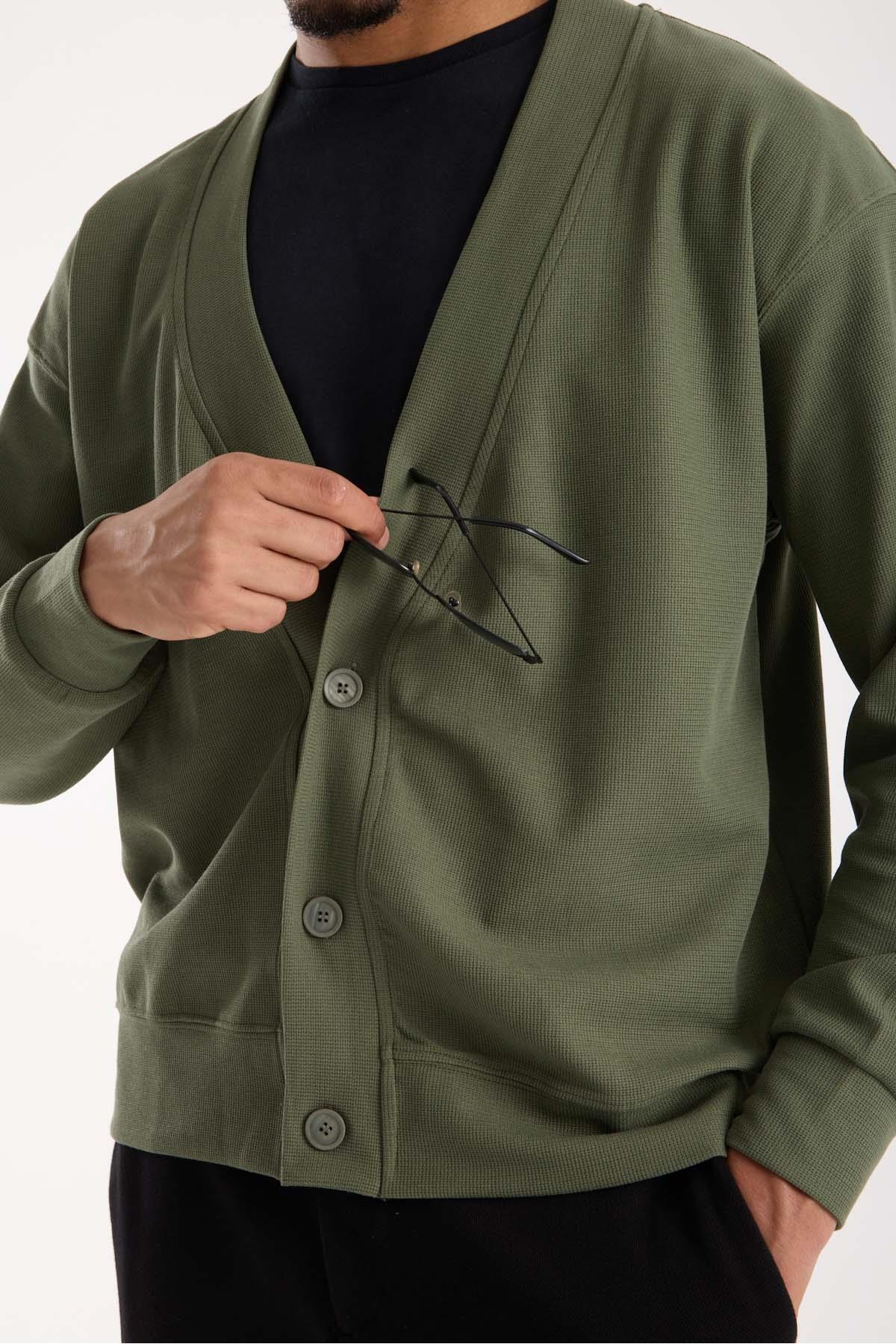 Potter Dokulu Selanik Kumaş Oversize Basic 3 Düğmeli Erkek Hırka - Avcı Yeşili — سبز DH10013 — تصویر 6 از 8