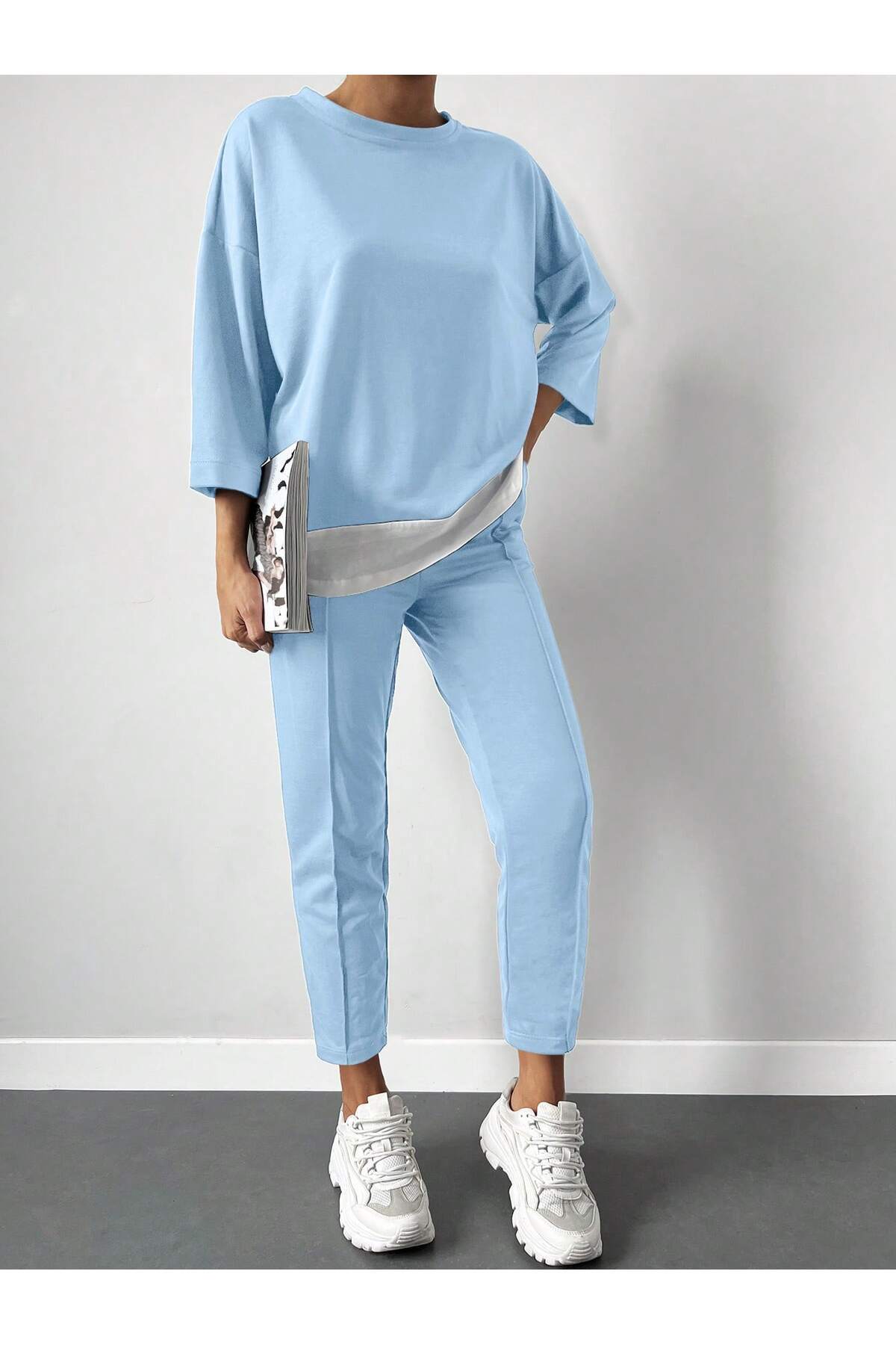 BLUSS Ženska plava trenerka Oversize kroj - udobna kombinacija za svakodnevni...