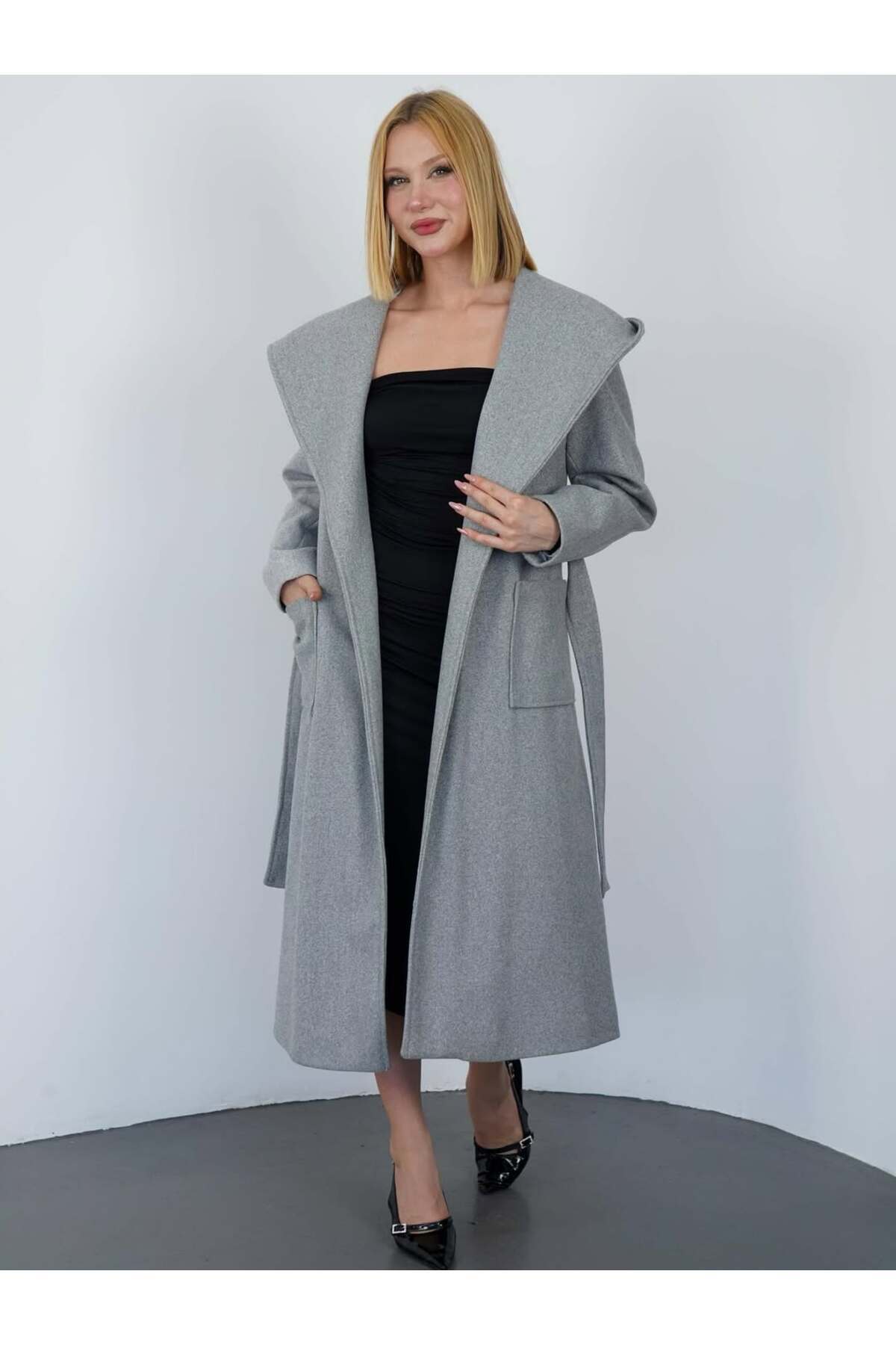 Fibula  Kapşonlu ve astarlı kaşe manto - Görsel 3