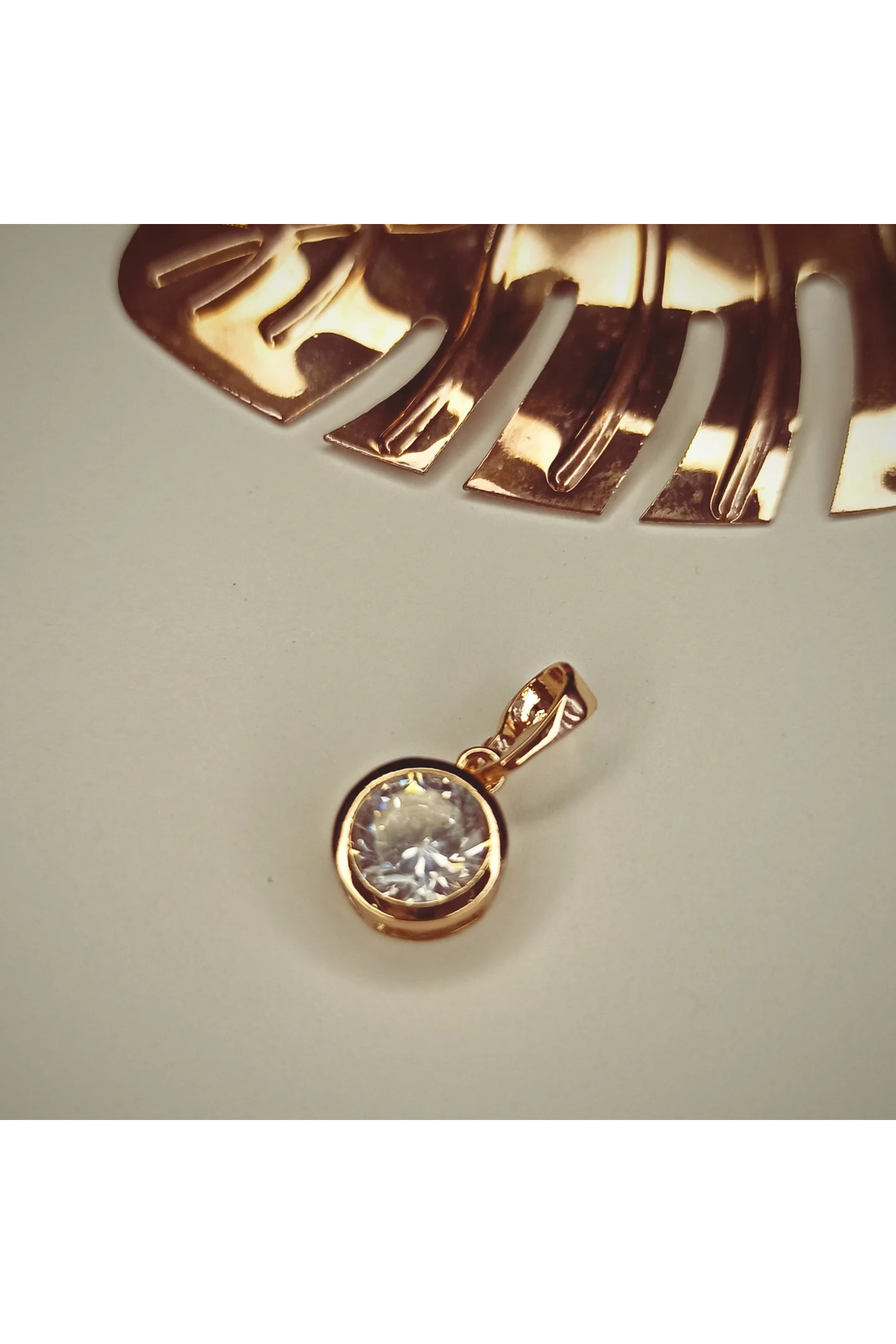 LydiaHealingDesings Xuping Zirkon Taşlı Yuvarlak Gold Kolye Ucu