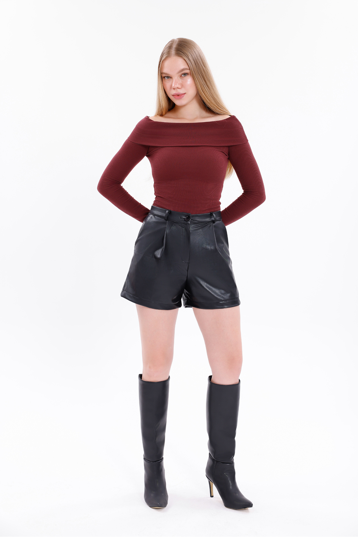 H&A İSTANBUL Kadın Suni Deri Şort Yüksek Bel Rahat Kalıp - DERİ ŞORT