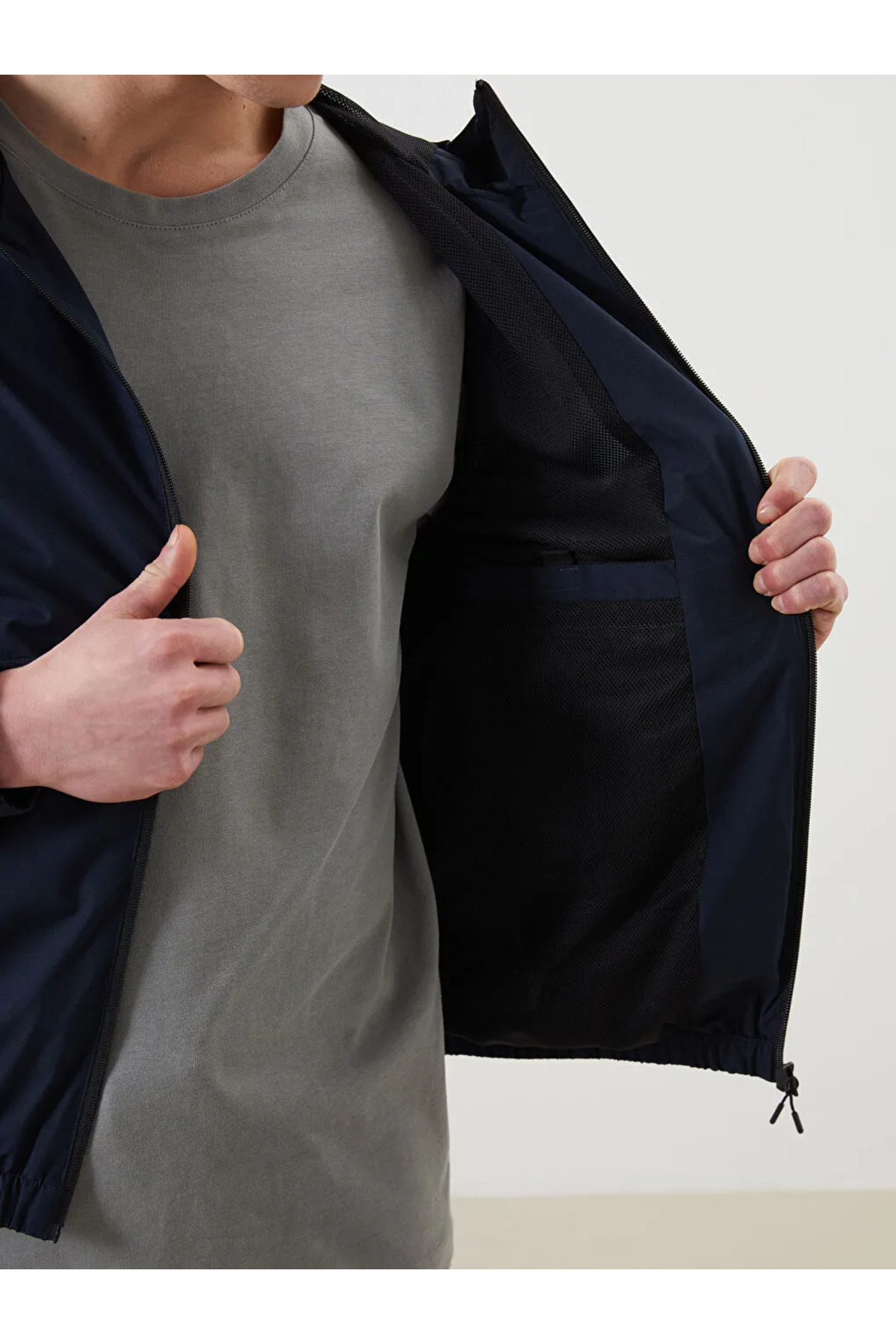 LC Waikiki  XSIDE Standart Kalıp Kapüşonlu Erkek Yağmurluk - Görsel 4