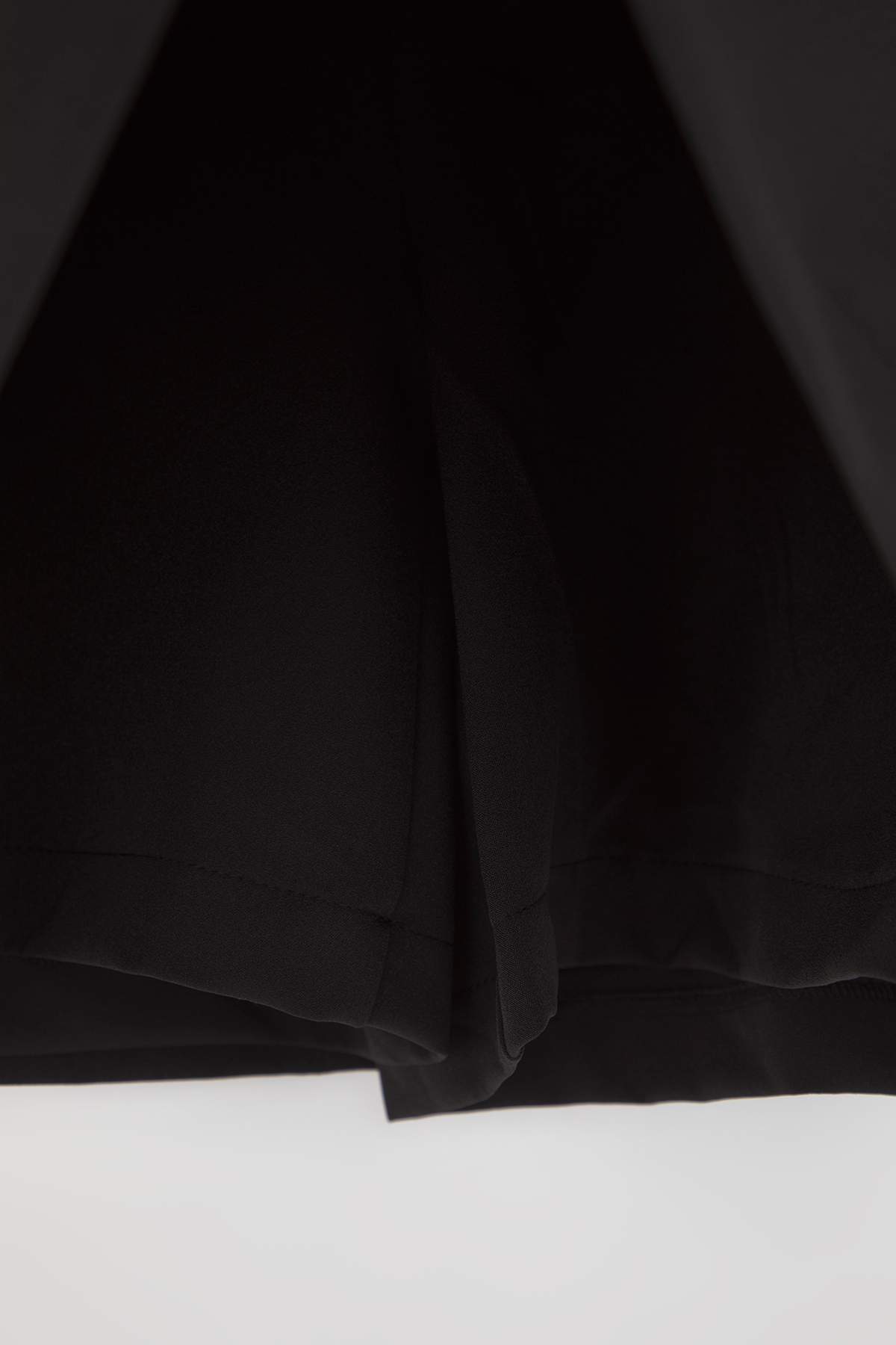 Trendyolmilla  Siyah Kemer Detaylı Mini Dokuma Büyük Beden Şort Etek TBBAW26AZ00013 - Görsel 8