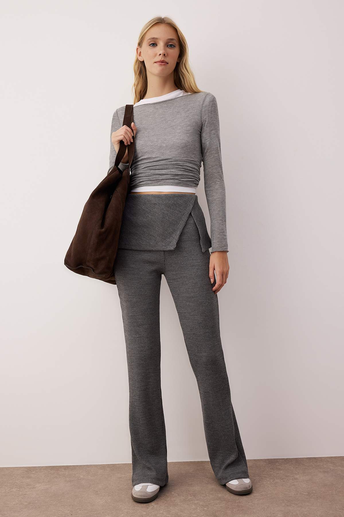 Trendyolmilla  Antrasit Fitilli Flare/İspanyol Paça Beli Katlamalı Pantolon TWOAW26PL00078