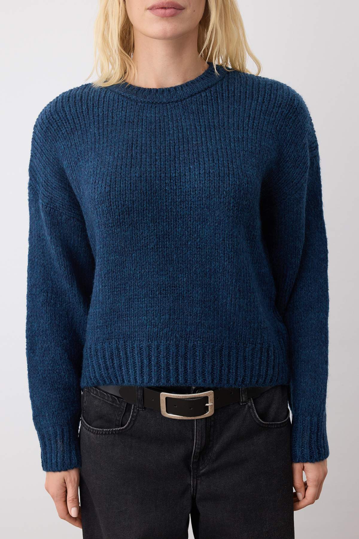 Trendyolmilla  Mavi Geniş Kalıp Yumuşak Dokulu Basic Triko Kazak TWOAW23KZ00185 - Görsel 4