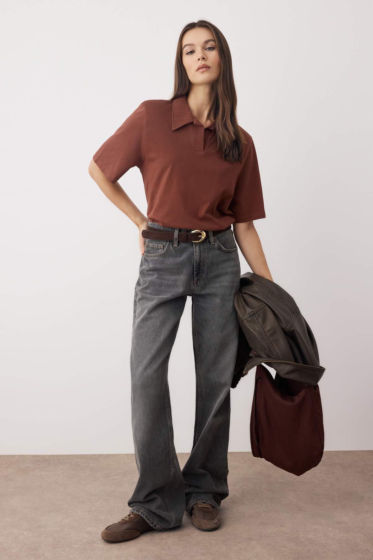 Trendyolmilla  Kahverengi Kalın Pamuklu Vatkalı Polo Yaka Regular/Normal Kalıp Örme T-Shirt TWOSS25TS00195 - Görsel 2