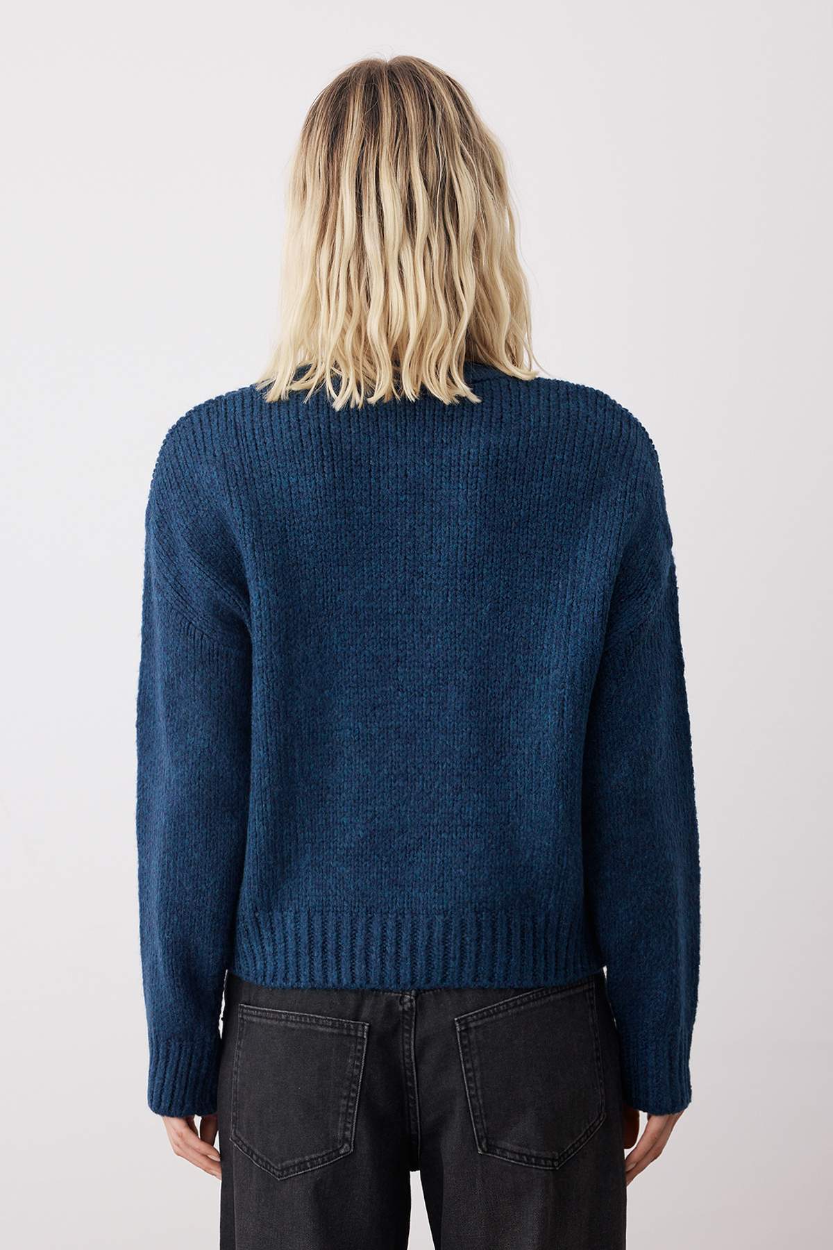 Trendyolmilla  Mavi Geniş Kalıp Yumuşak Dokulu Basic Triko Kazak TWOAW23KZ00185 - Görsel 5