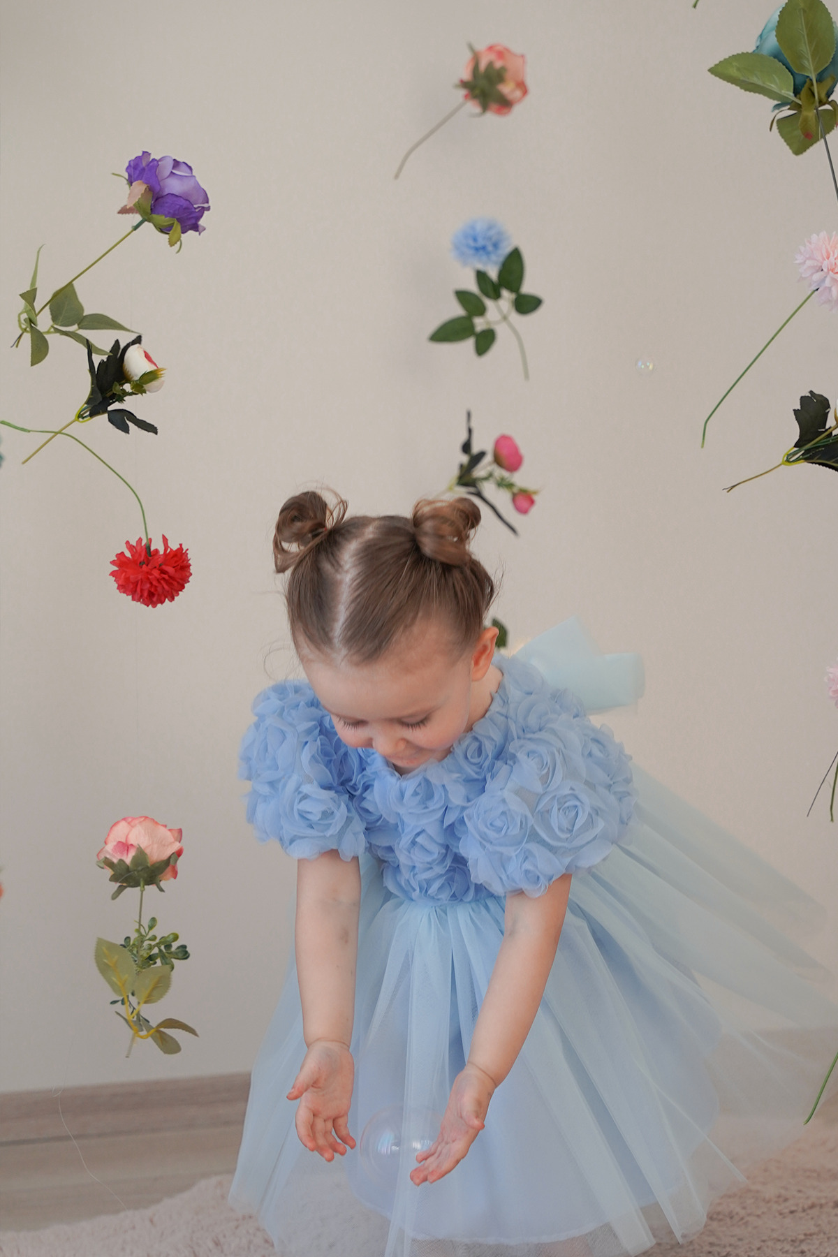 ALYRA Kız Bebek Elbise Kısa Kollu Fiyonklu Güllü Doğum Günü Parti Düğün Özel Gün Abiye Kız Çocuk Elbise fotoğrafı 5 (önizleme)