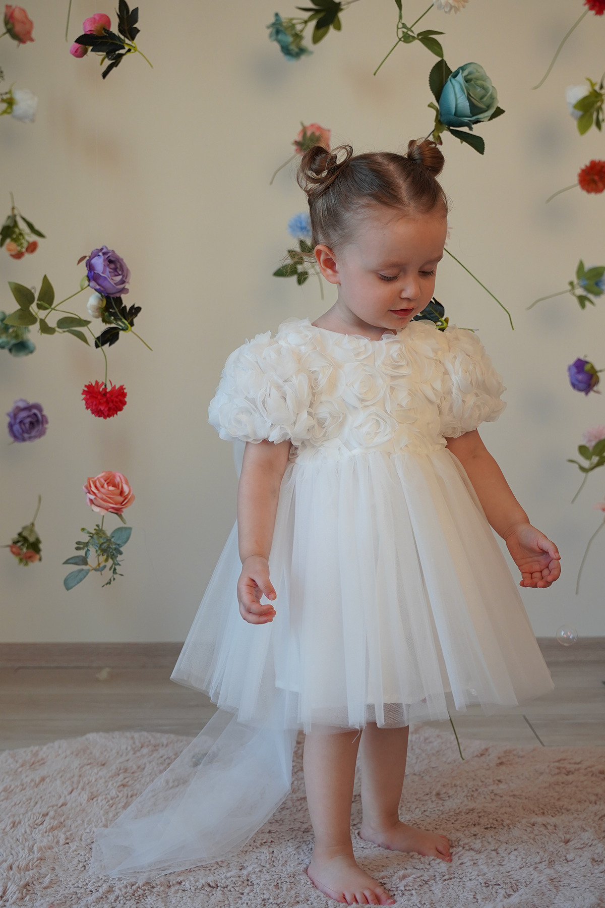 ALYRA Kız Bebek Elbise Kısa Kollu Fiyonklu Güllü Doğum Günü Parti Düğün Özel Gün Abiye Kız Çocuk Elbise fotoğrafı 5 (önizleme)