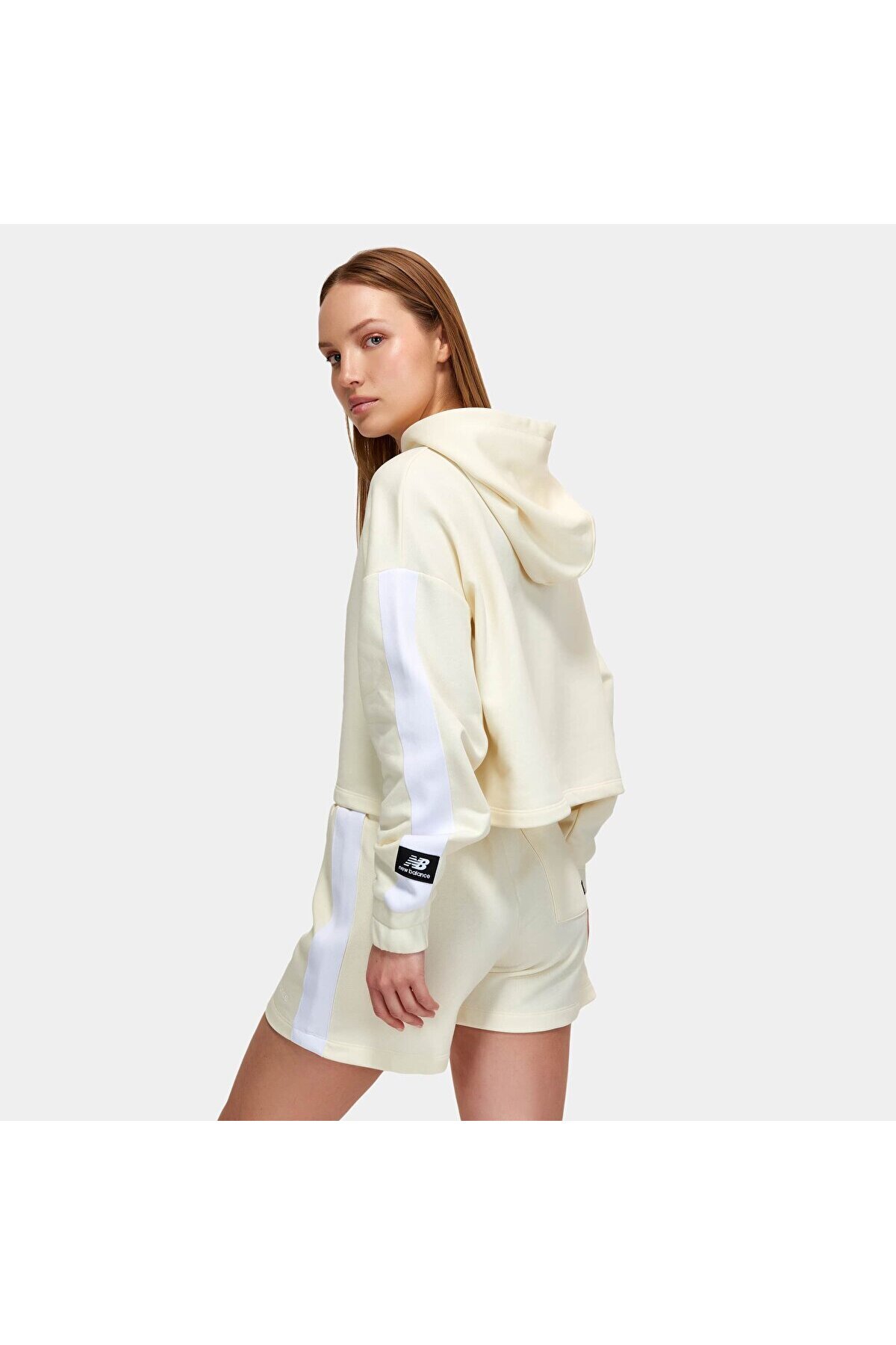 New Balance WNH1420 Bej Kadın Sweatshirt görsel 4