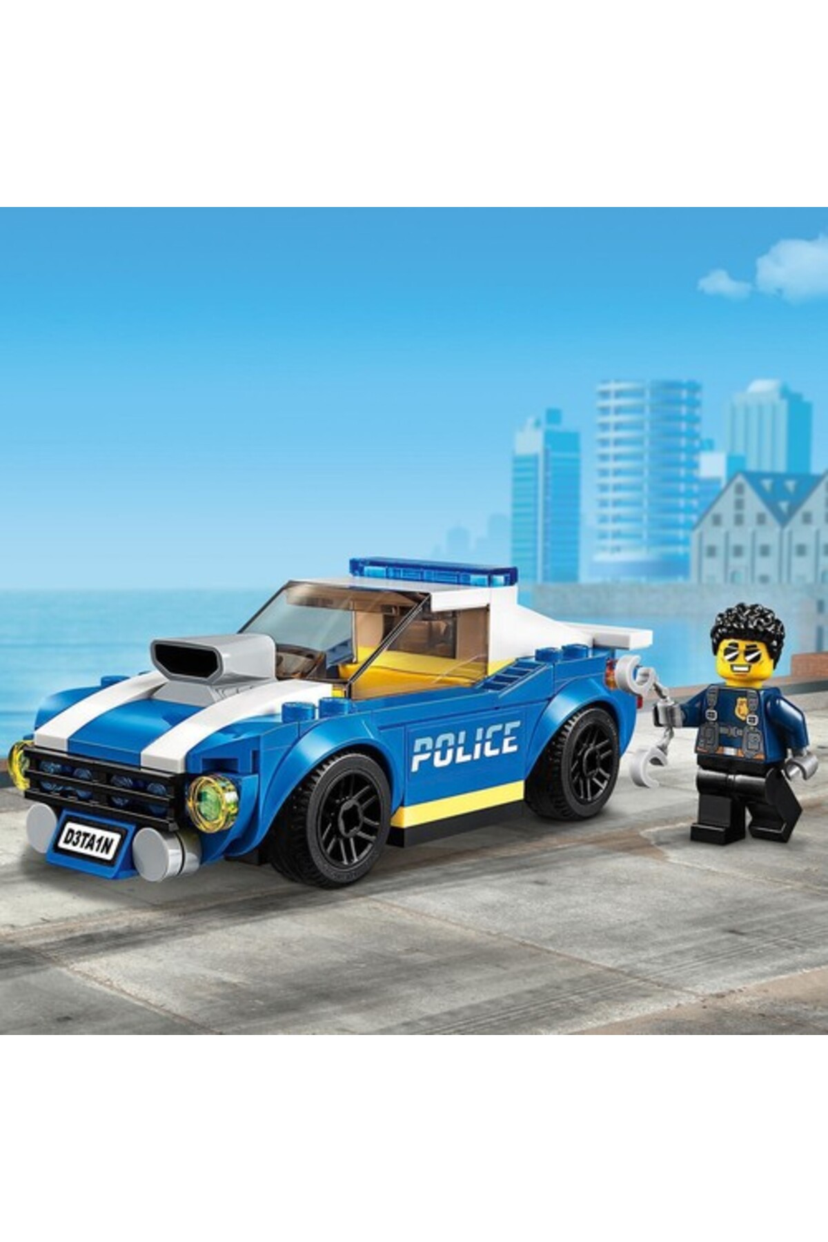 شهر ۶۰۲۴۲ پلیس بزرگراه بازداشت