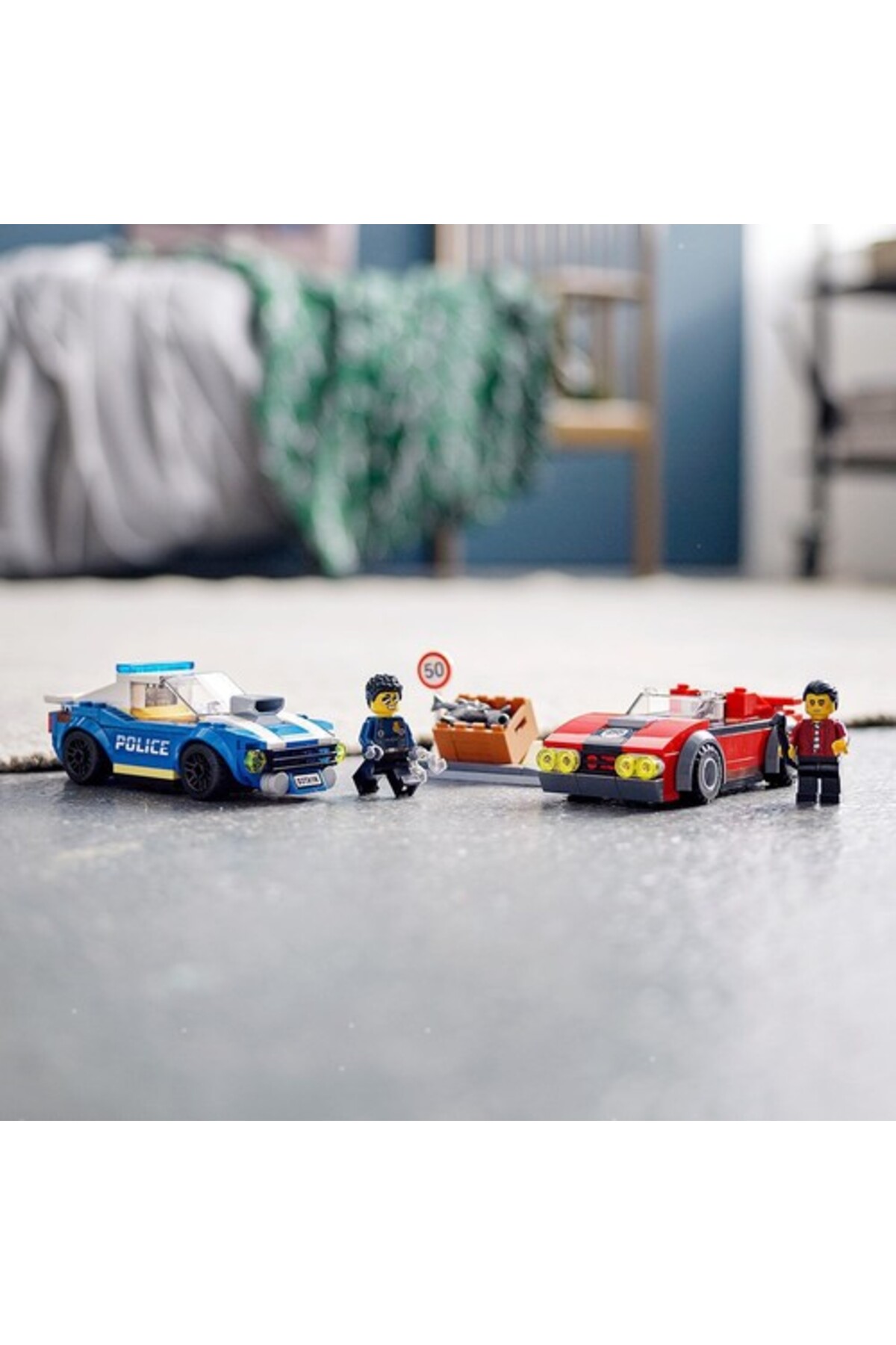 شهر ۶۰۲۴۲ پلیس بزرگراه بازداشت