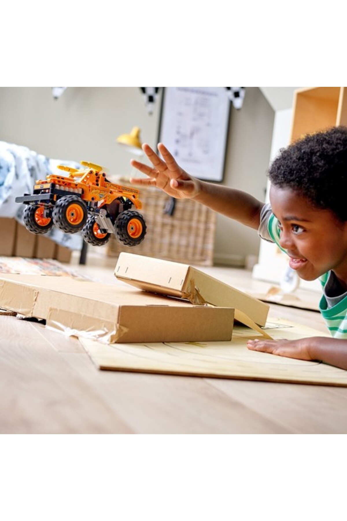 LEGO Technic 42135 Monster Jam El Toro Loco fotoğrafı 5 (önizleme)