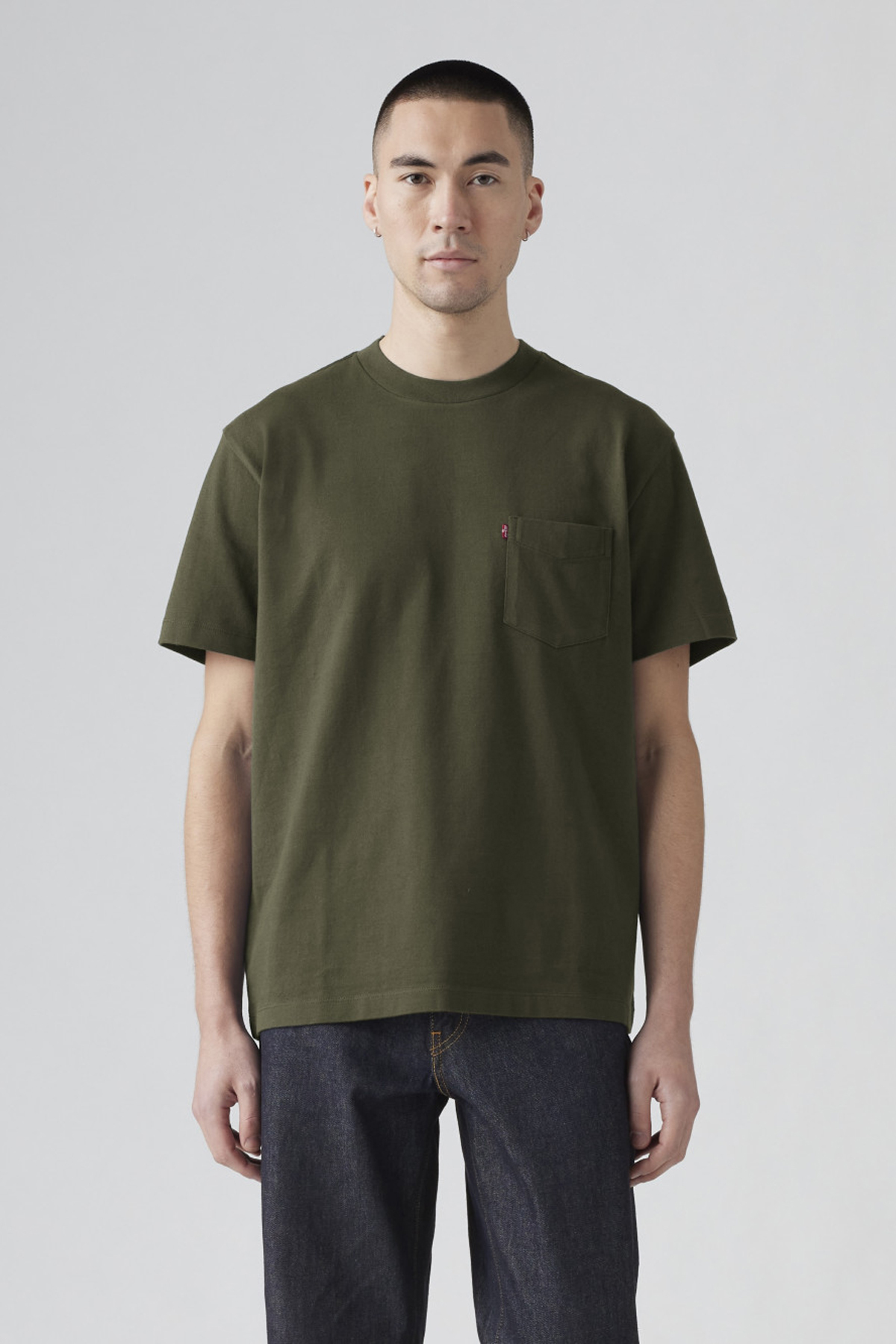تی‌شرت جیب‌دار سبز خاکی مردانه - A8605-0013 لیوایز تی شرت Levi's
