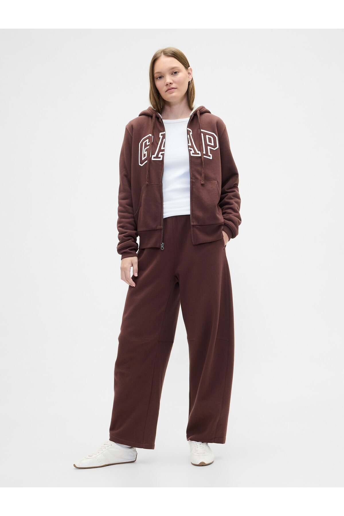 GAP  Kadın Kahverengi Relaxed Logo Sherpa-Astarlı Fermuarlı Sweatshirt - Görsel 5
