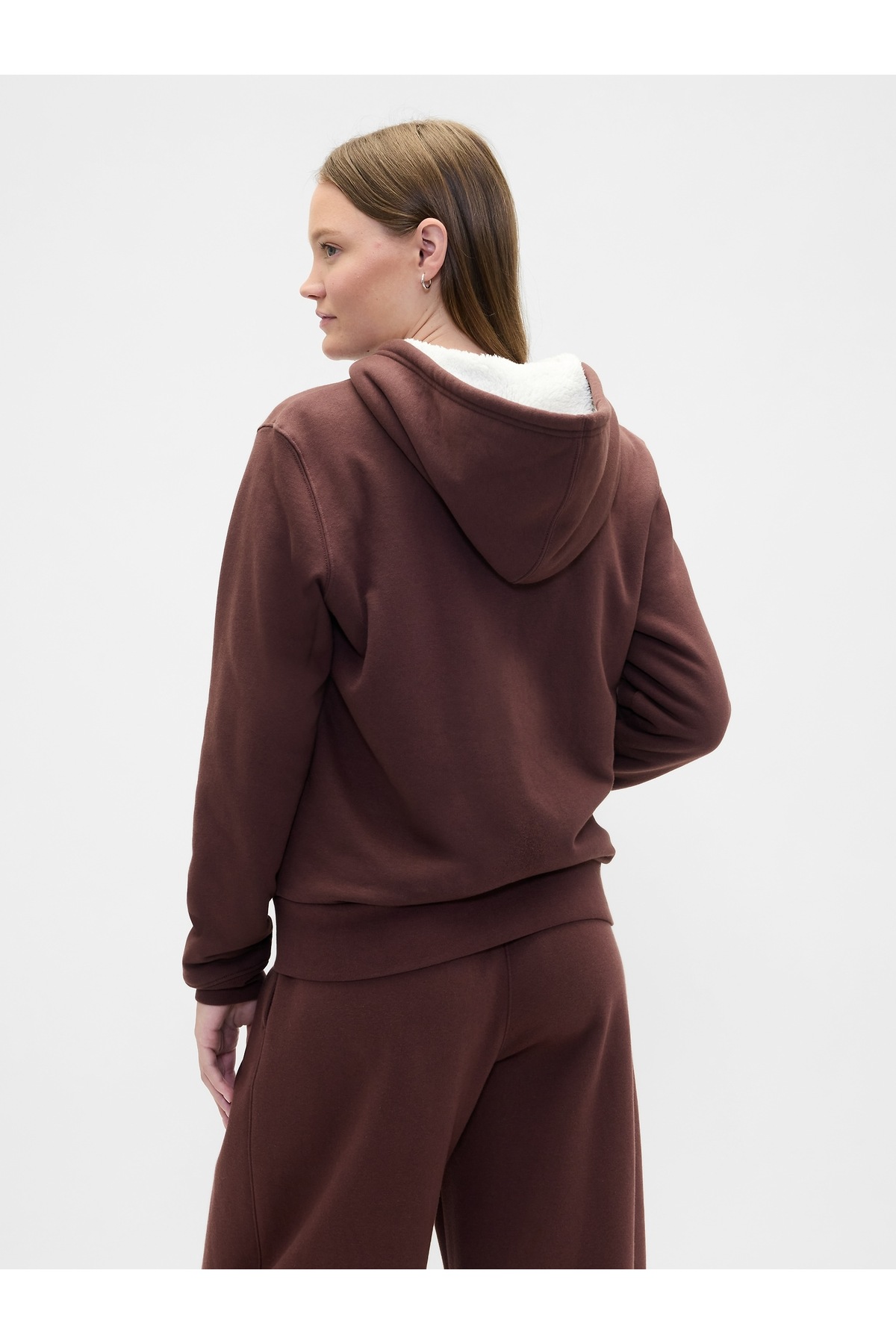 GAP  Kadın Kahverengi Relaxed Logo Sherpa-Astarlı Fermuarlı Sweatshirt - Görsel 6