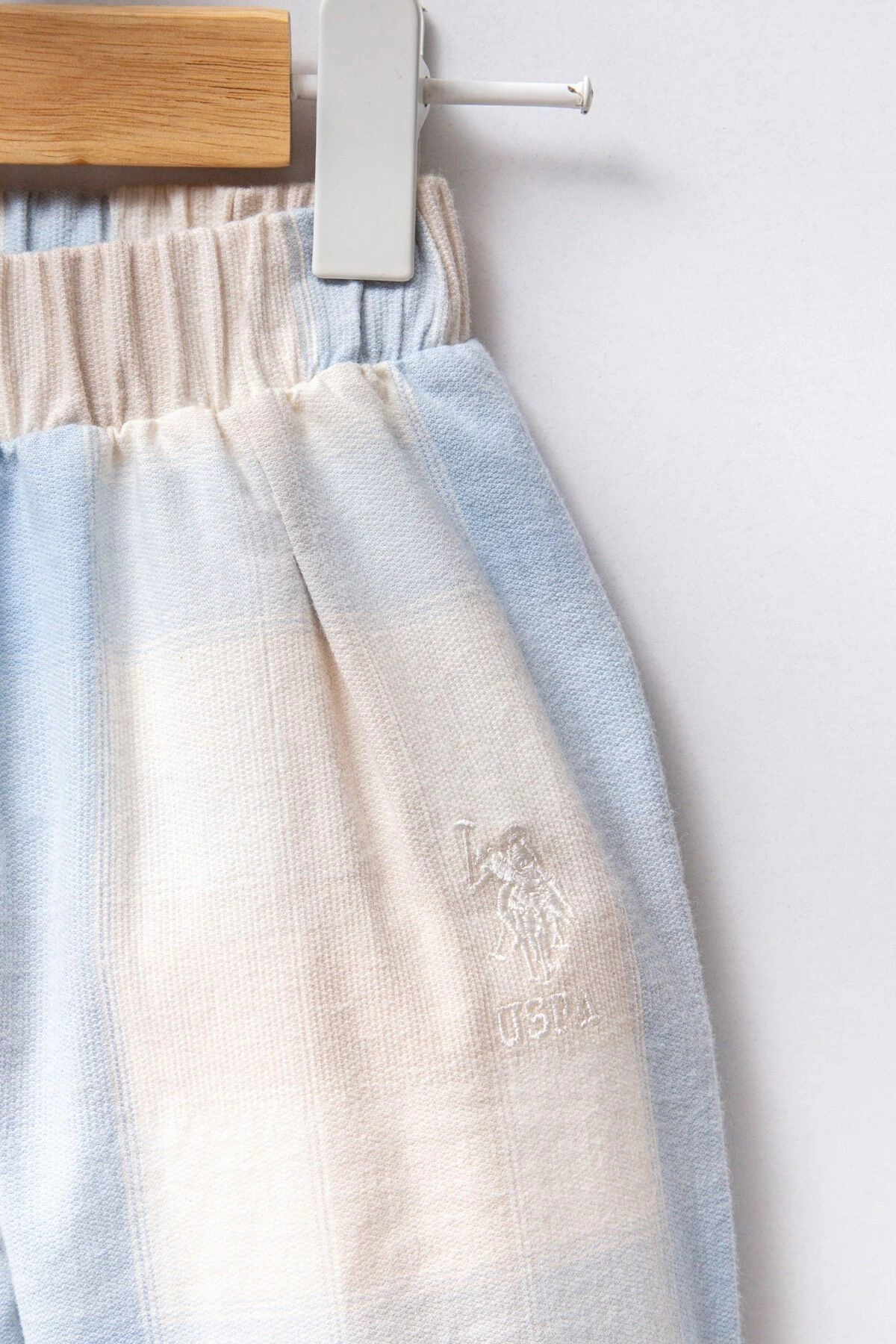 U.S. Polo Assn. Erkek Bebek Tişört Pantolon Takım Beyaz fotoğrafı 3 (önizleme)