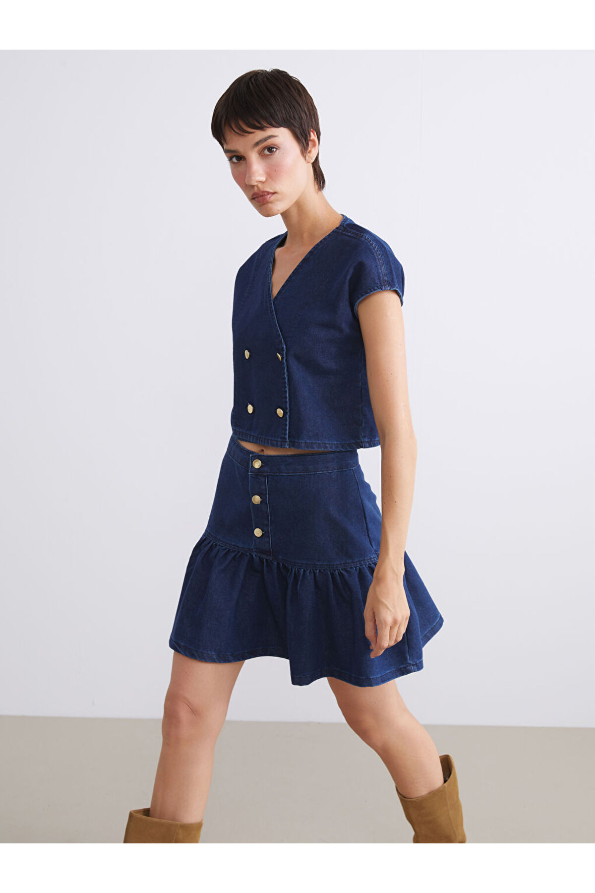 ال سی وایکیکی سبک خود را از فروشگاه UZG خلق کنید