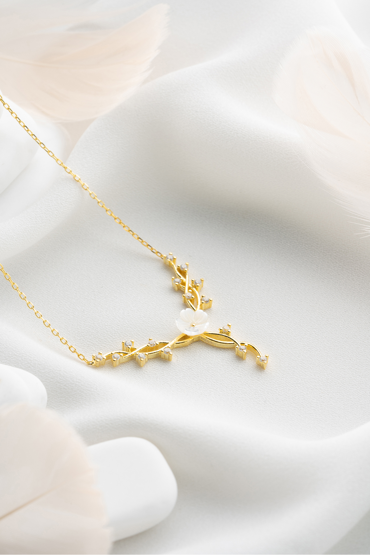 Nereze 925 Ayar Gümüş Gold Kaplama Manolya Çiçeği Sarmaşık Model Kolye görsel 7