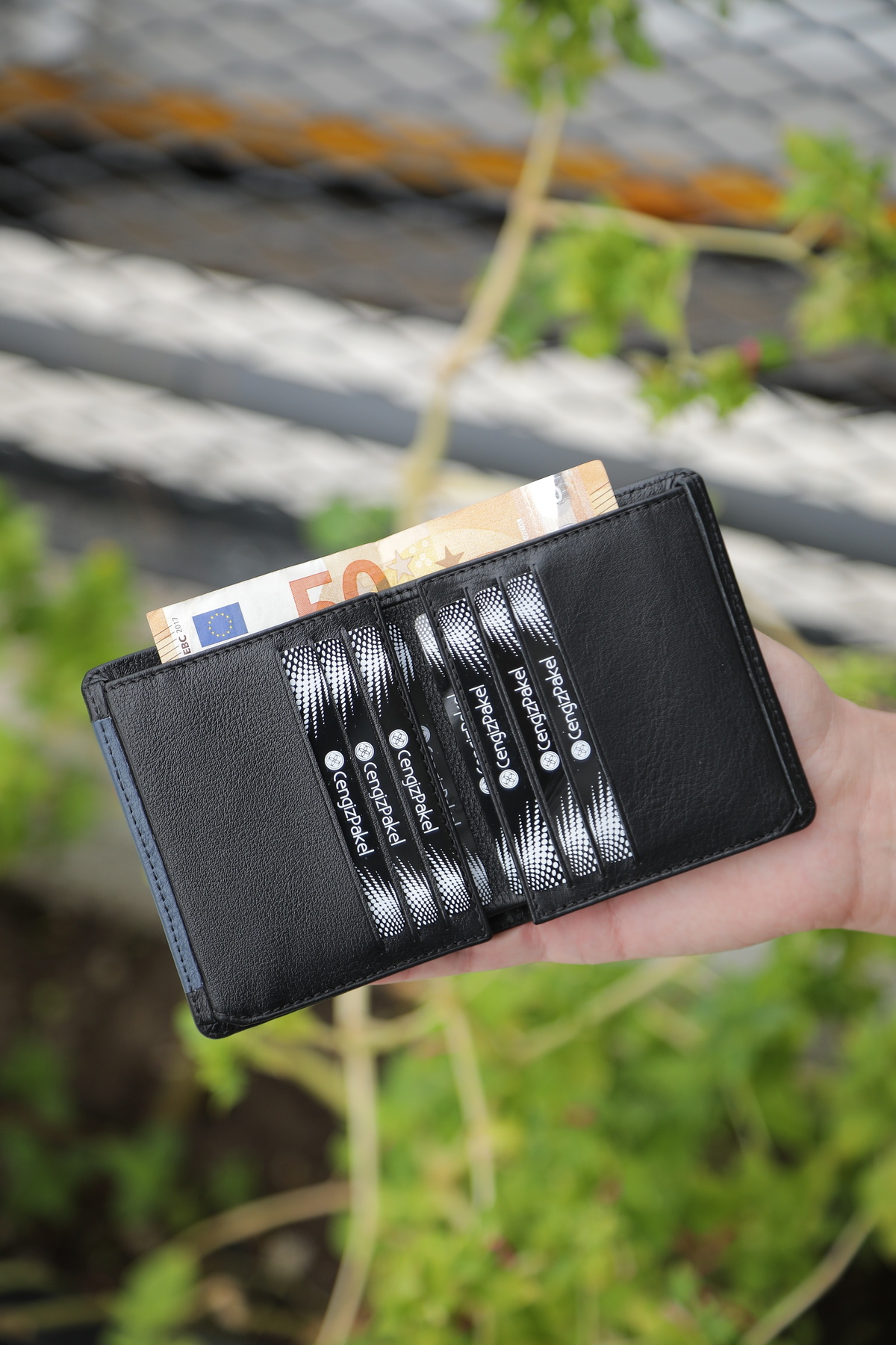 Cengiz Pakel  Cengiz Pakel Siyah/Parlement Hakiki Deri Erkek Cüzdan – Çok Kartlı Minimal Model - Görsel 3