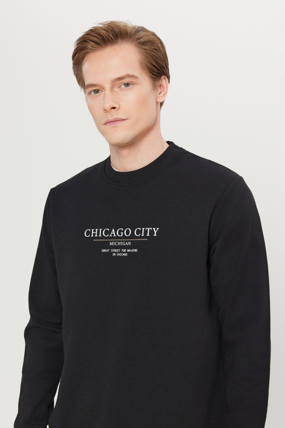 AC&Co / Altınyıldız Classics Erkek Siyah 2 İplik Pamuklu Standart Fit Normal Kesim Bisiklet Yaka Sweatshirt görsel 4