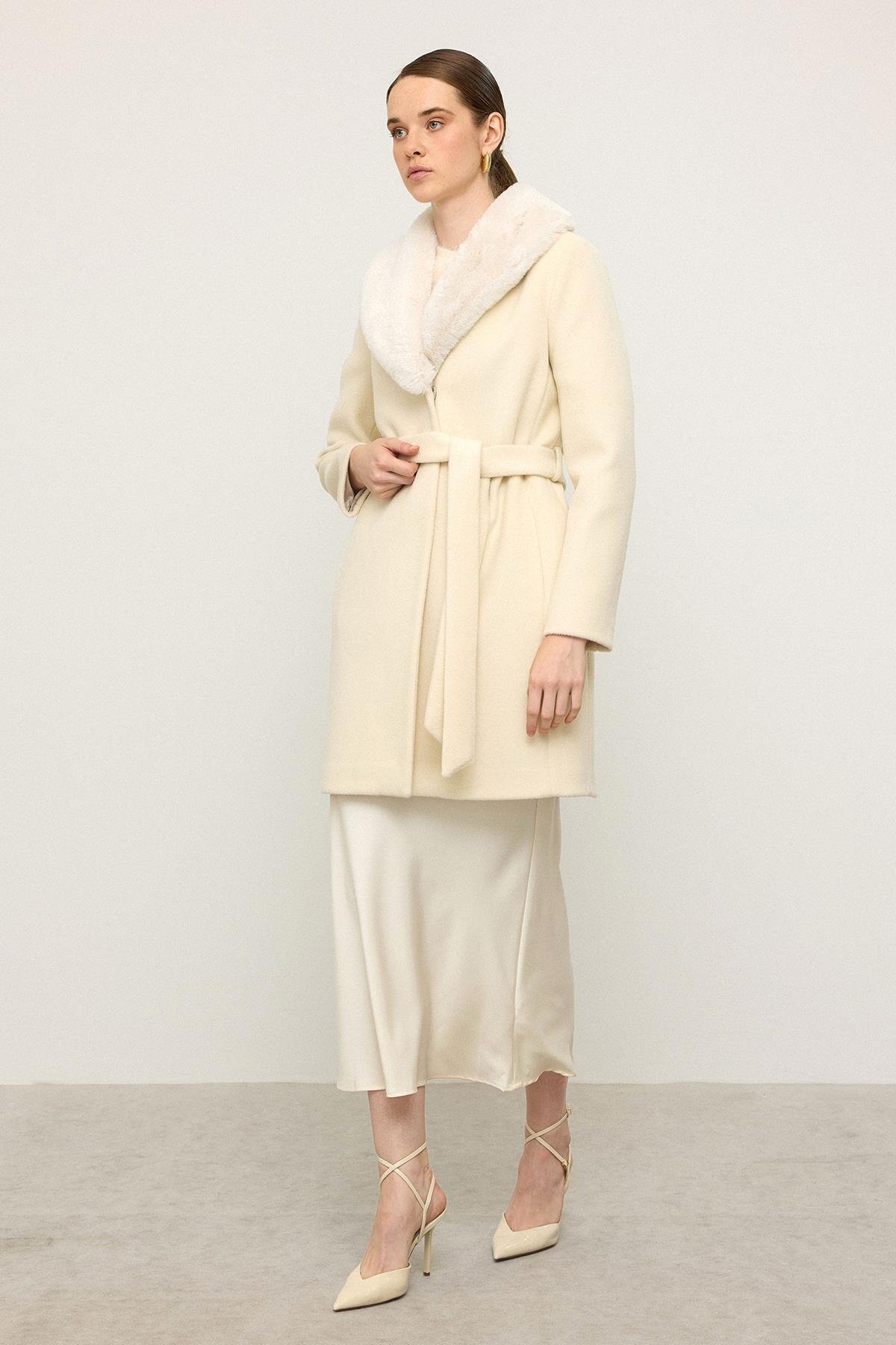 Olcay  Şal Yaka Kürklü Belden Bağlamalı Kaban EKRU 3093 - Görsel 6