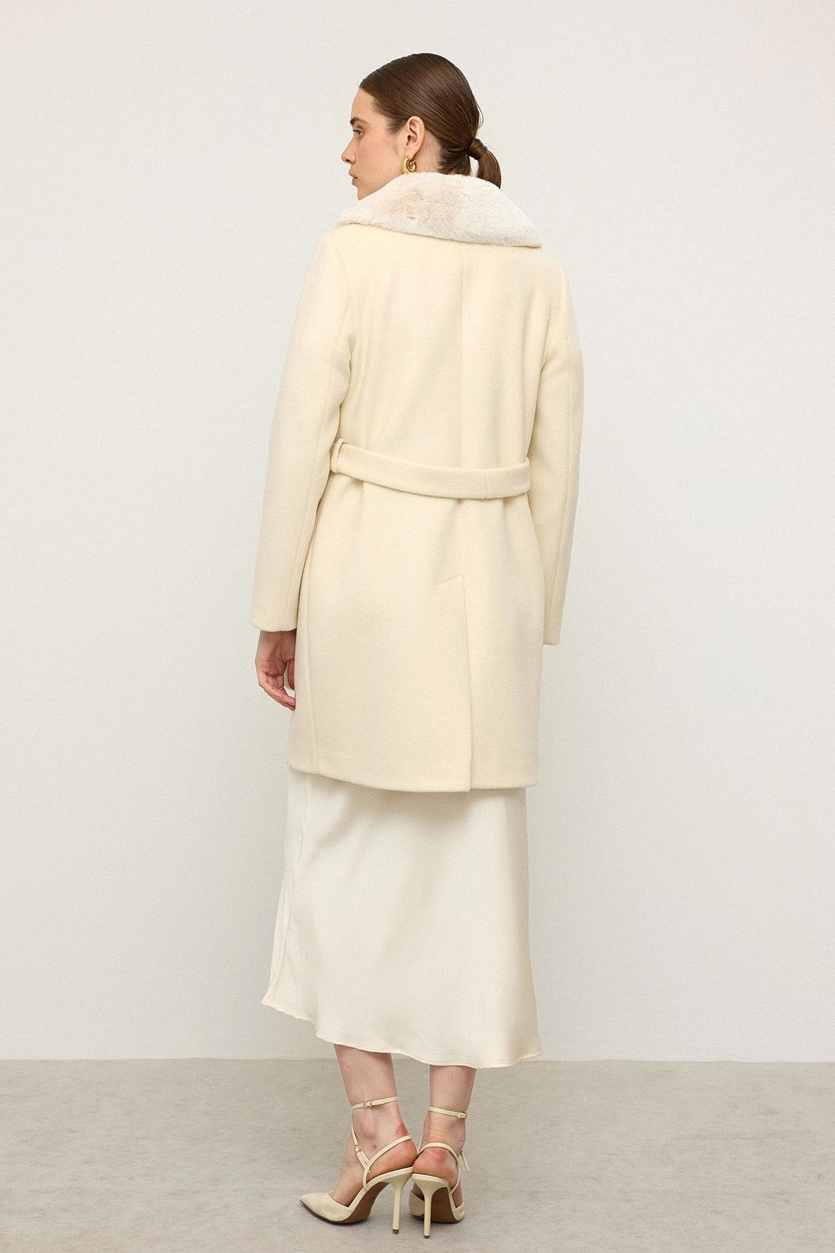 Olcay  Şal Yaka Kürklü Belden Bağlamalı Kaban EKRU 3093 - Görsel 7