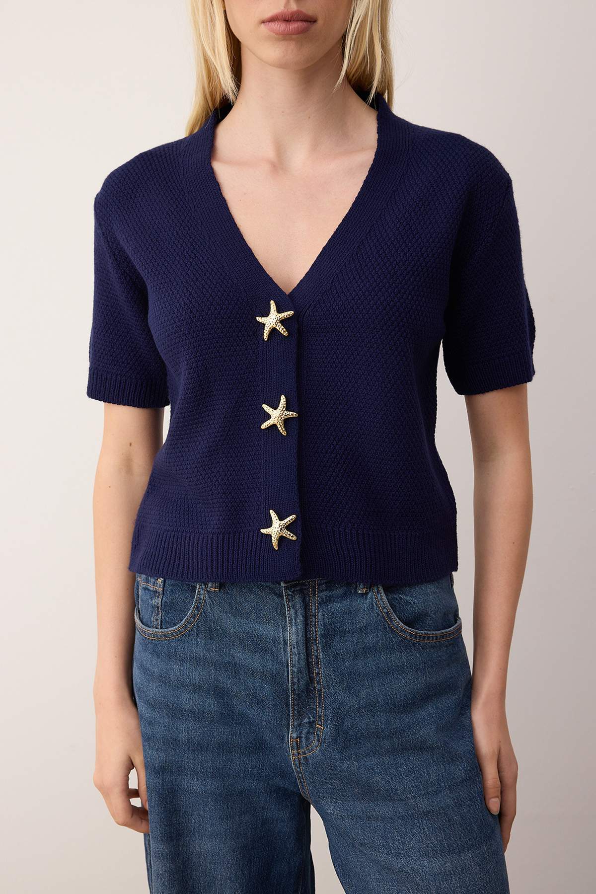 Trendyolmilla  Lacivert Düğme Aksesuar Detaylı Triko Hırka TWOAW26HI00266 - Görsel 3