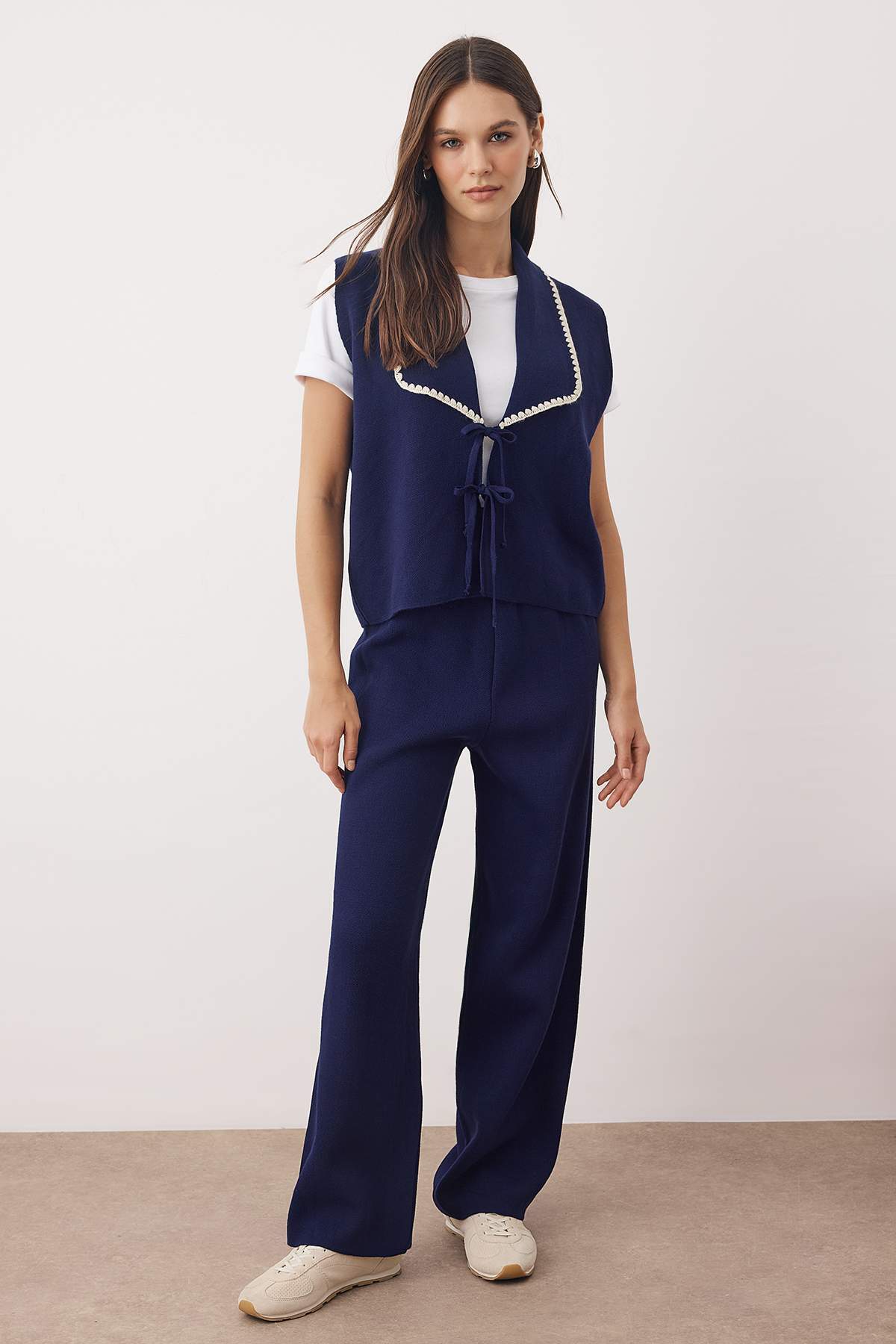 Trendyolmilla  Lacivert Yelek-Pantolon Triko Alt - Üst Takım TWOAW26AU00116 - Görsel 2