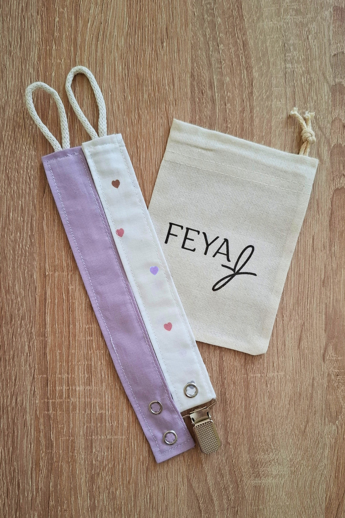 Feya Vika 2'li Kalp Desenli & Düz Pamuklu Yıkanabilir Emzik Askısı - Beyaz, Lila fotoğrafı 6 (önizleme)