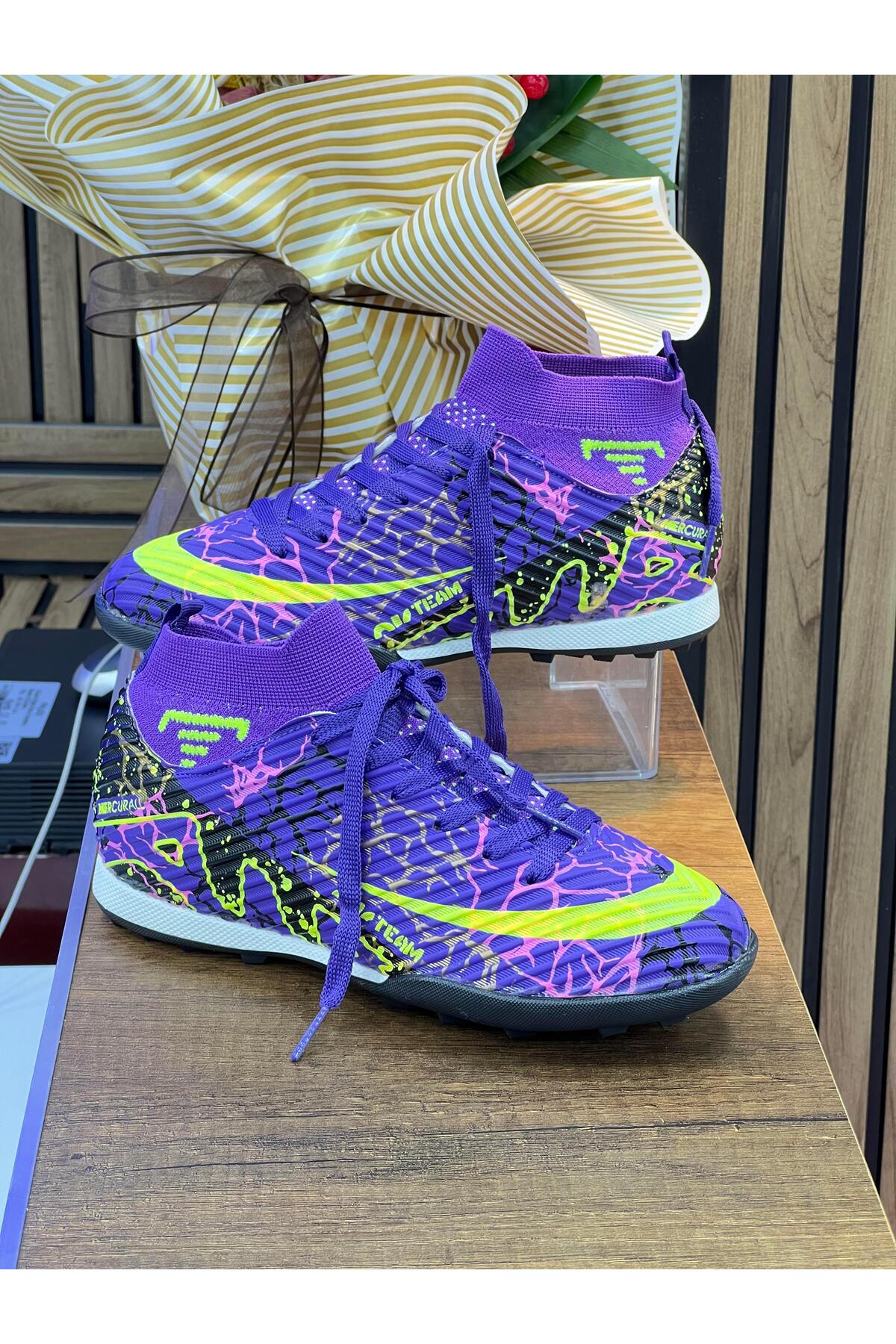 حذاء رياضي للرجال من ليكرا سوكس Astroturf - أرجوان...