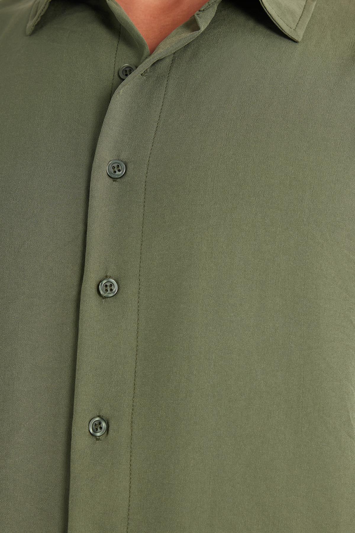 Tudors  Oversize Mevsimlik Keten Dokulu Bol Kalıp Uzun Kollu Rahat Kullanım Erkek Haki Gömlek - Görsel 3