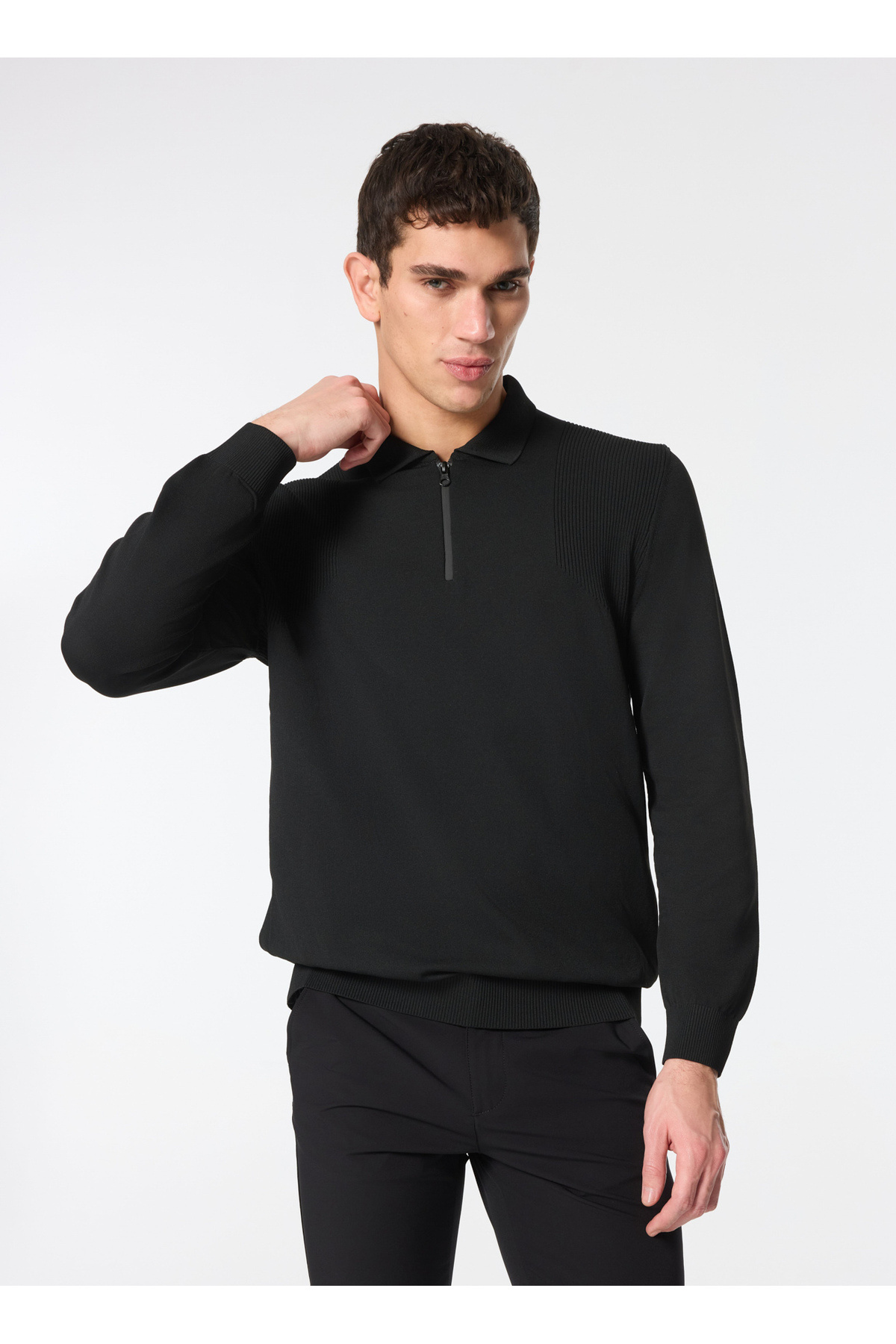 [Standart Fit Normal Kesim Fermuarlı Polo Yaka Armürlü Triko Kazak,]