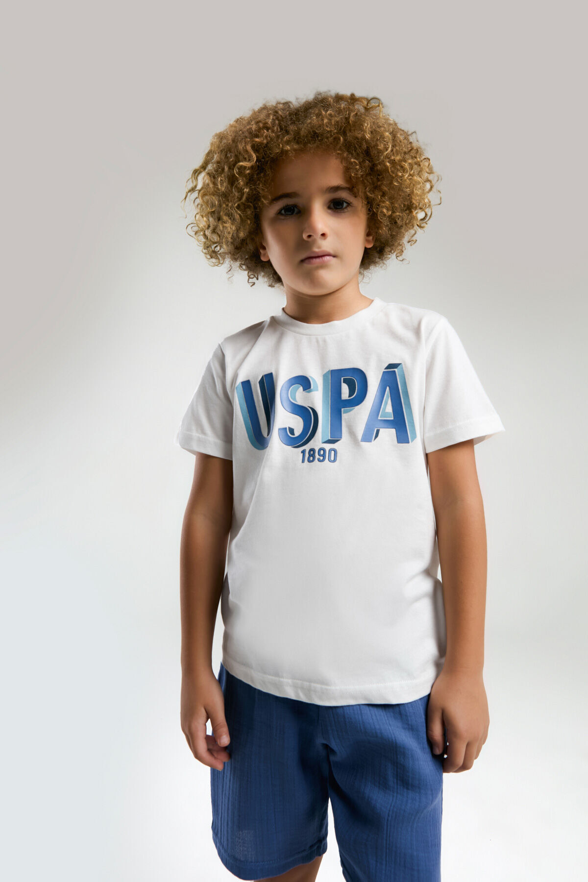 یو اس پولو کت و شلوار برمودای سفید پسرانه یو اس پولو کت و شلوار برمودای سفید پسرانه