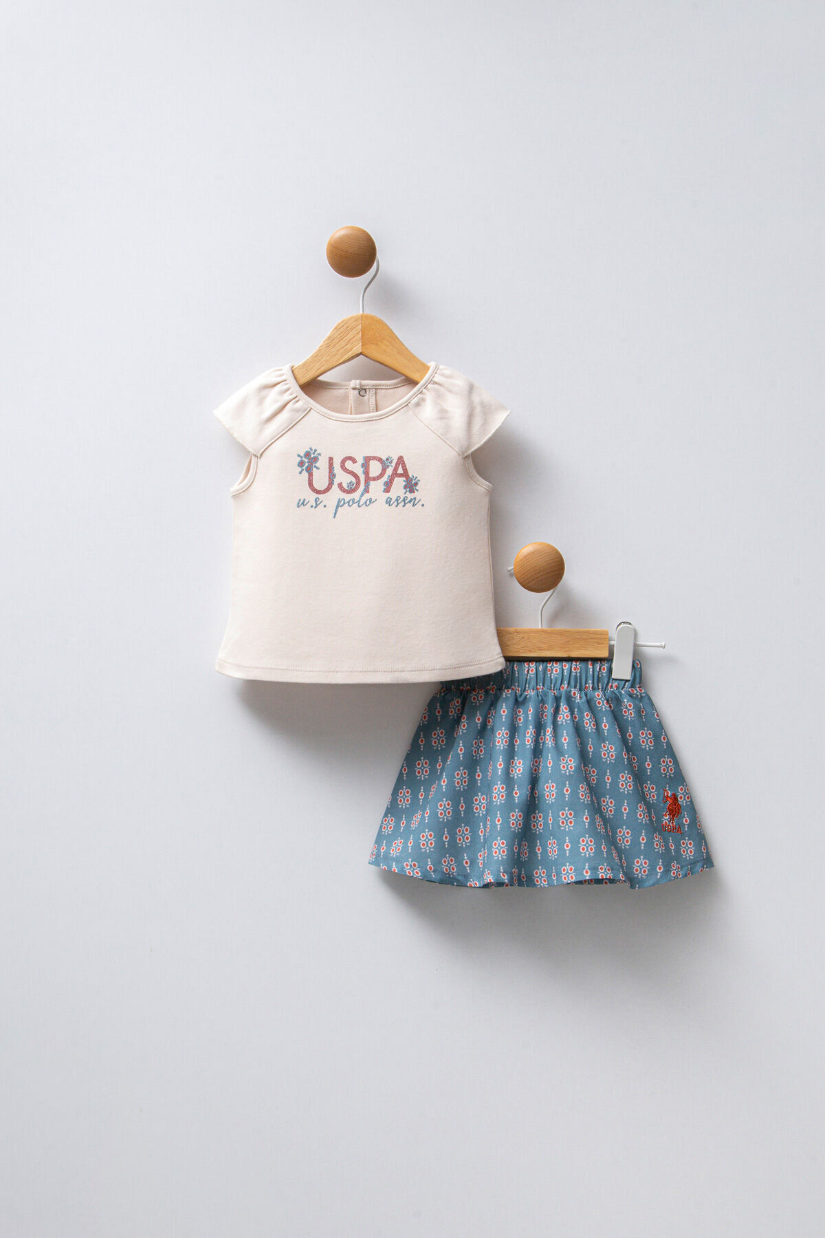 یو اس پولو ست نوزادی کرم رنگ دخترانه یو اس پولو ست نوزادی کرم رنگ دخترانه