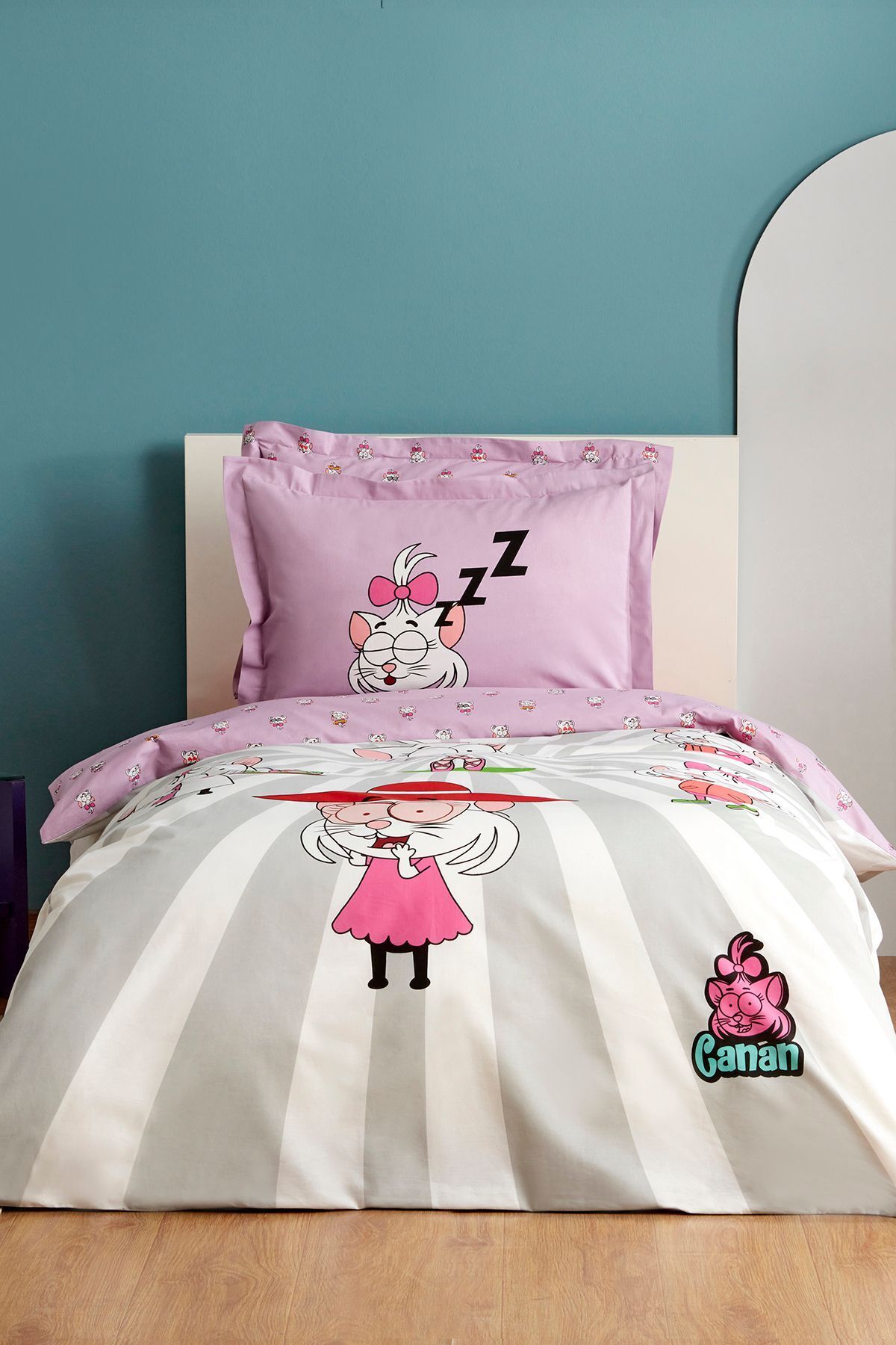 Karaca Home X Kral Şakir Canan Tek Kişilik Nevresim Takımı fotoğrafı 2 (önizleme)