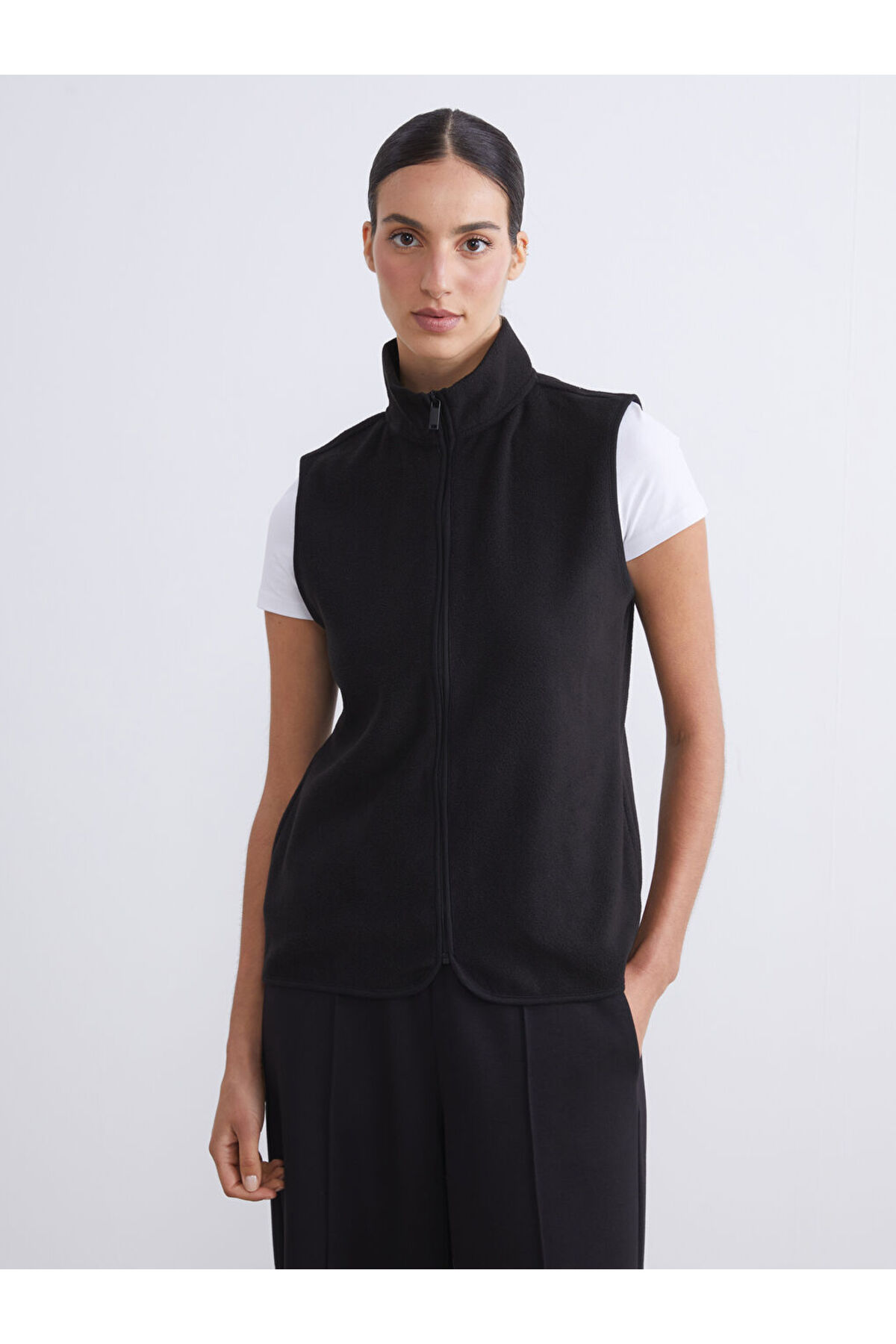 ال سی وایکیکی انتخاب‌های شیک از فروشگاه لباس Esvab