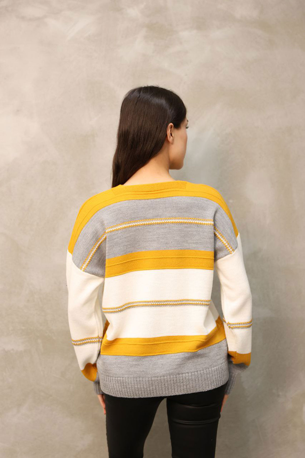 bacc Дамски пуловер с V-образно деколте и райета, цвят горчица, блок плетена материя BCES-252018