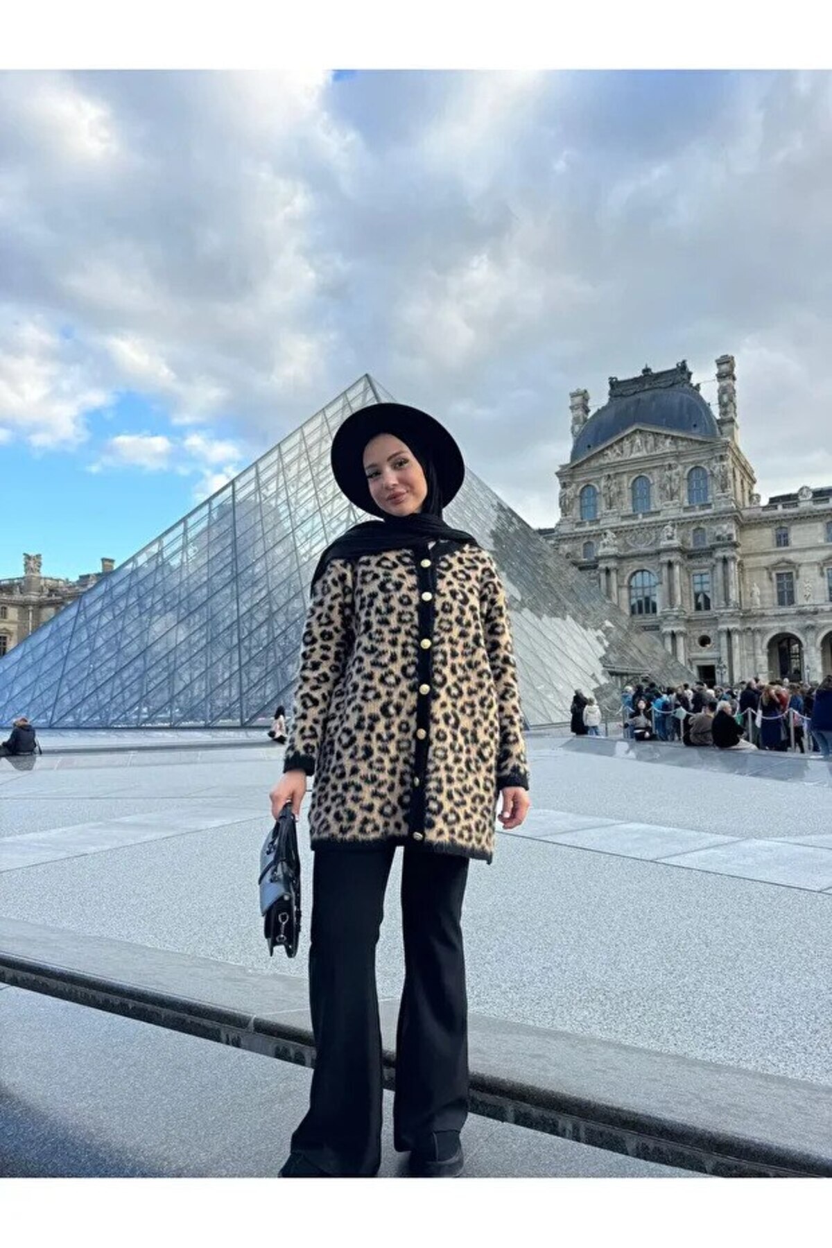 ebru akten butik Kadın Leopar Desenli Düğmeli Yünlü Triko Hırka